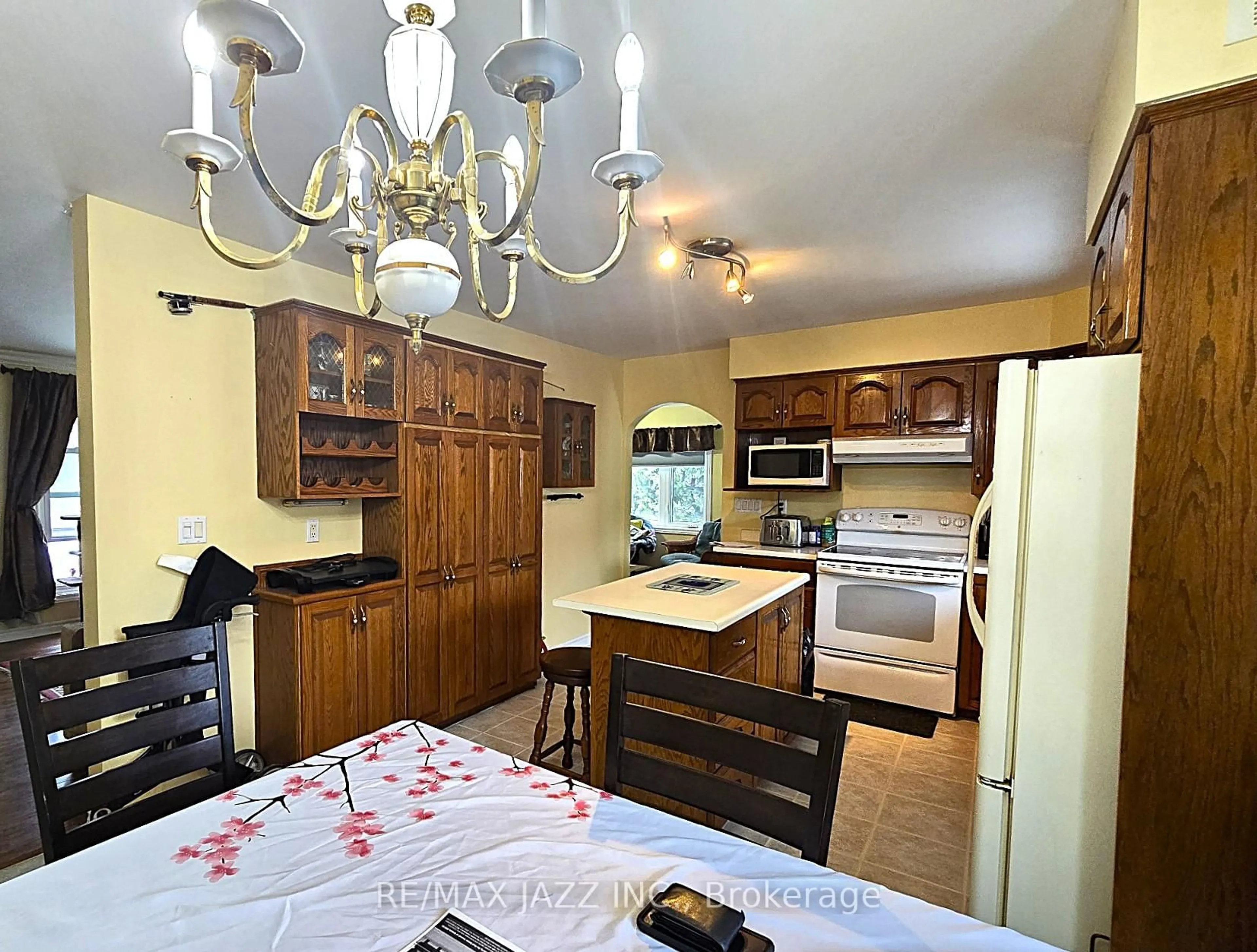 Standard kitchen, unknown for 61 Gilbert Rd, French River Ontario P0M 1A0
