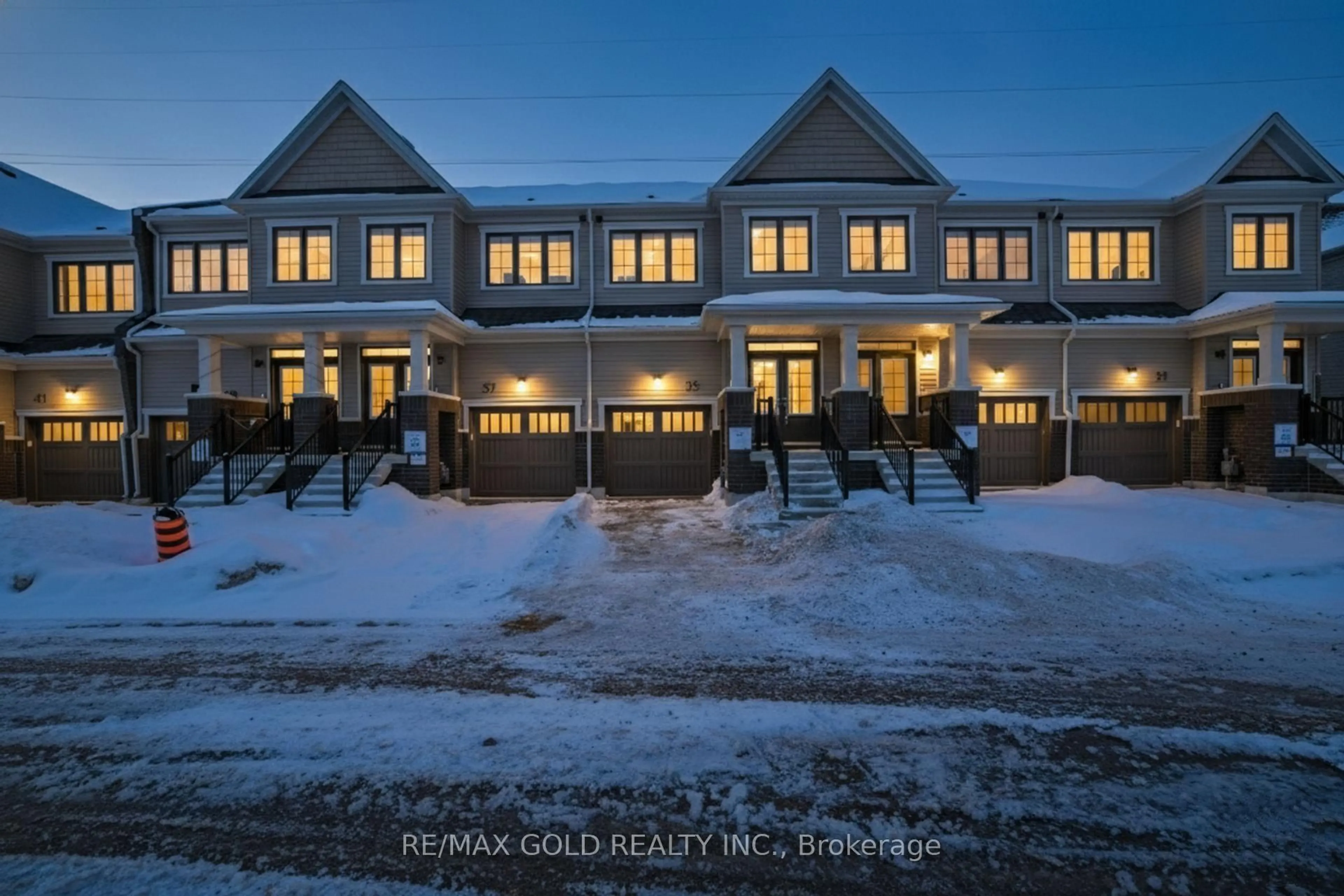 Unknown for 35 Radium Common, Cambridge Ontario N1R 5S2