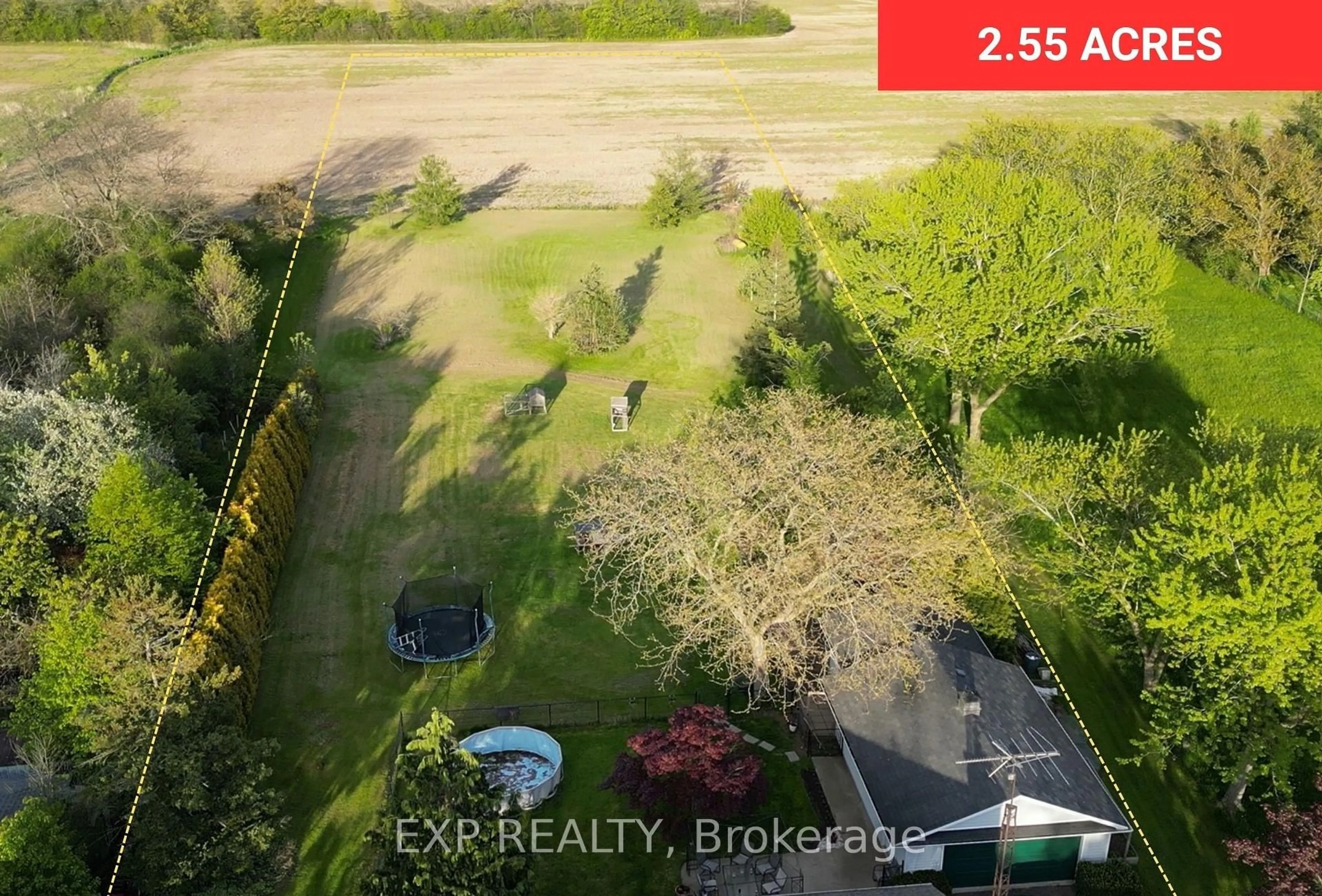 A pic from outside/outdoor area/front of a property/back of a property/a pic from drone, water/lake/river/ocean view for 3460 Garner Rd, Niagara Falls Ontario L2H 0S3