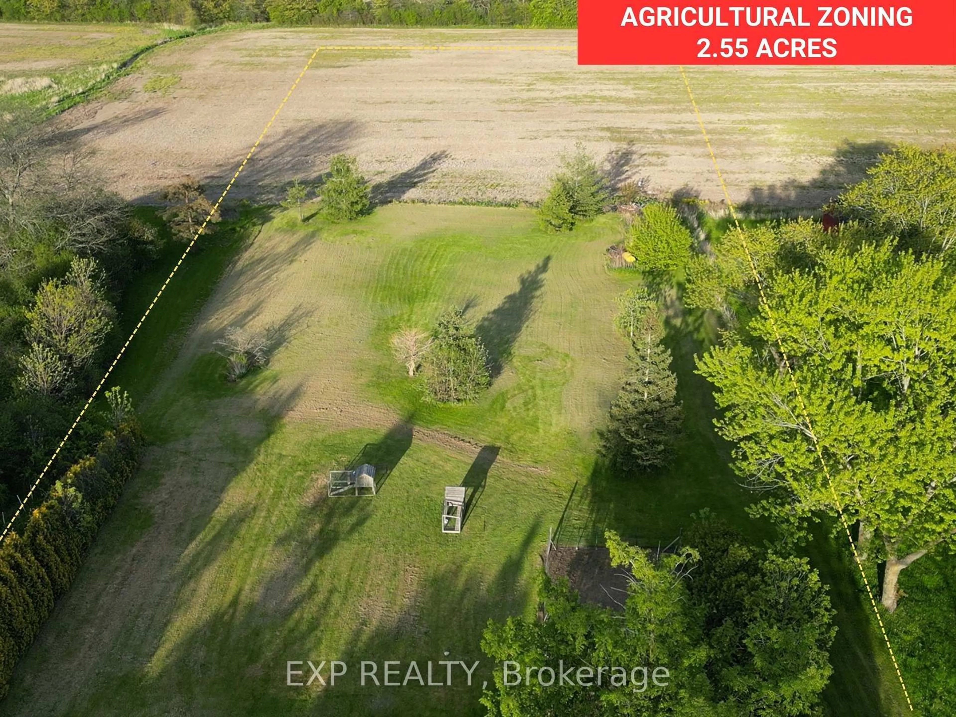 A pic from outside/outdoor area/front of a property/back of a property/a pic from drone, building for 3460 Garner Rd, Niagara Falls Ontario L2H 0S3