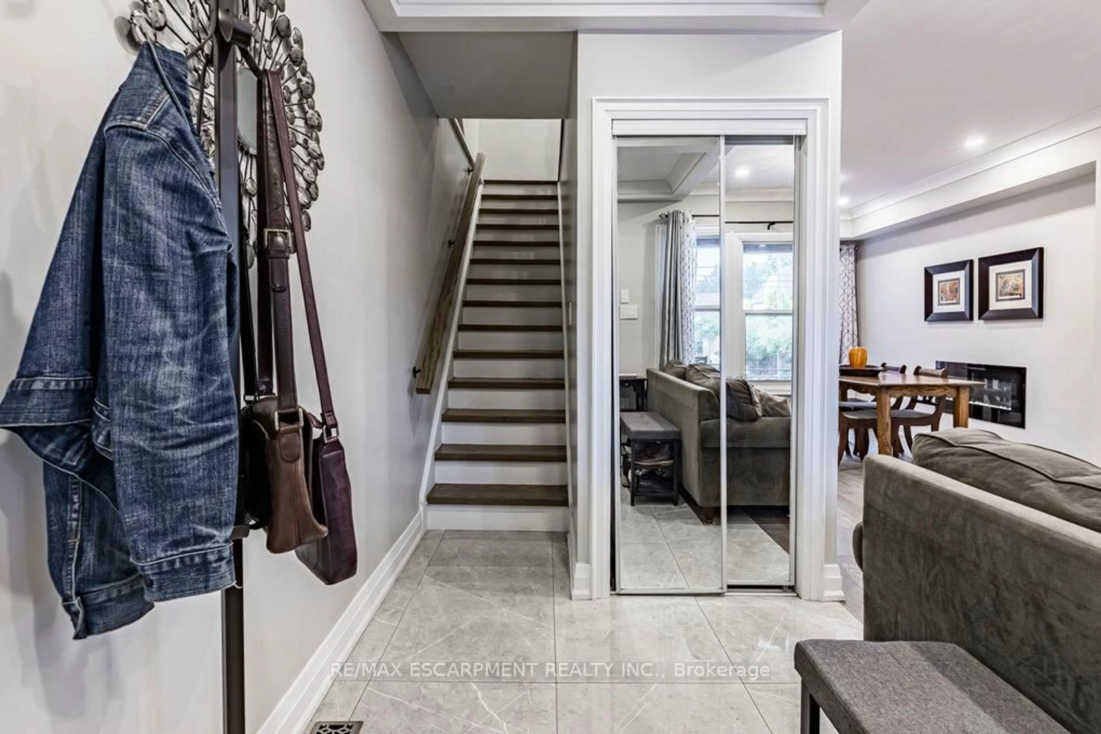 Indoor entryway for 67 Gage Ave, Hamilton Ontario L8L 6Z8