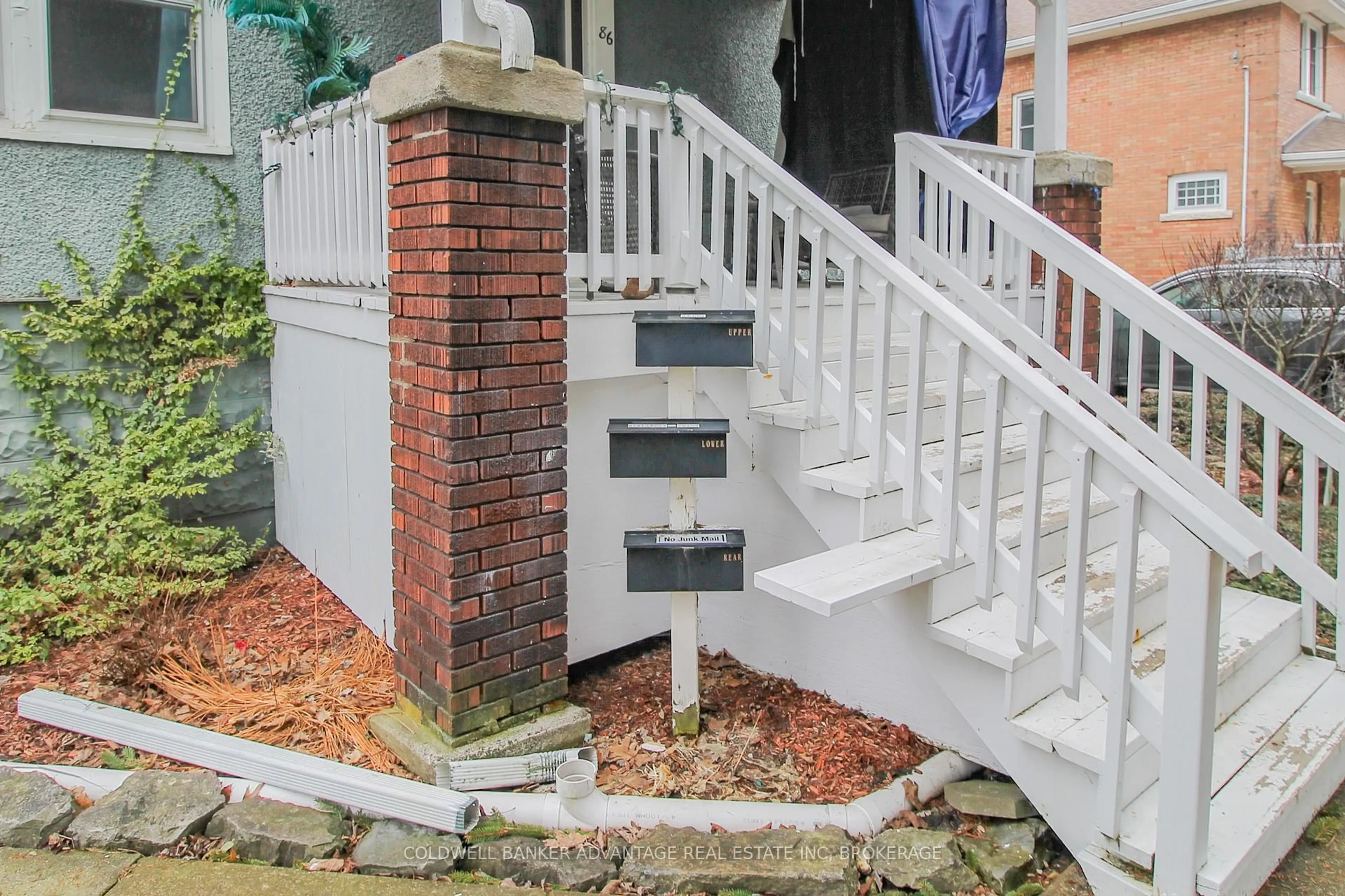 Stairs for 86 ADELAIDE St, Port Colborne Ontario L3K 2W5