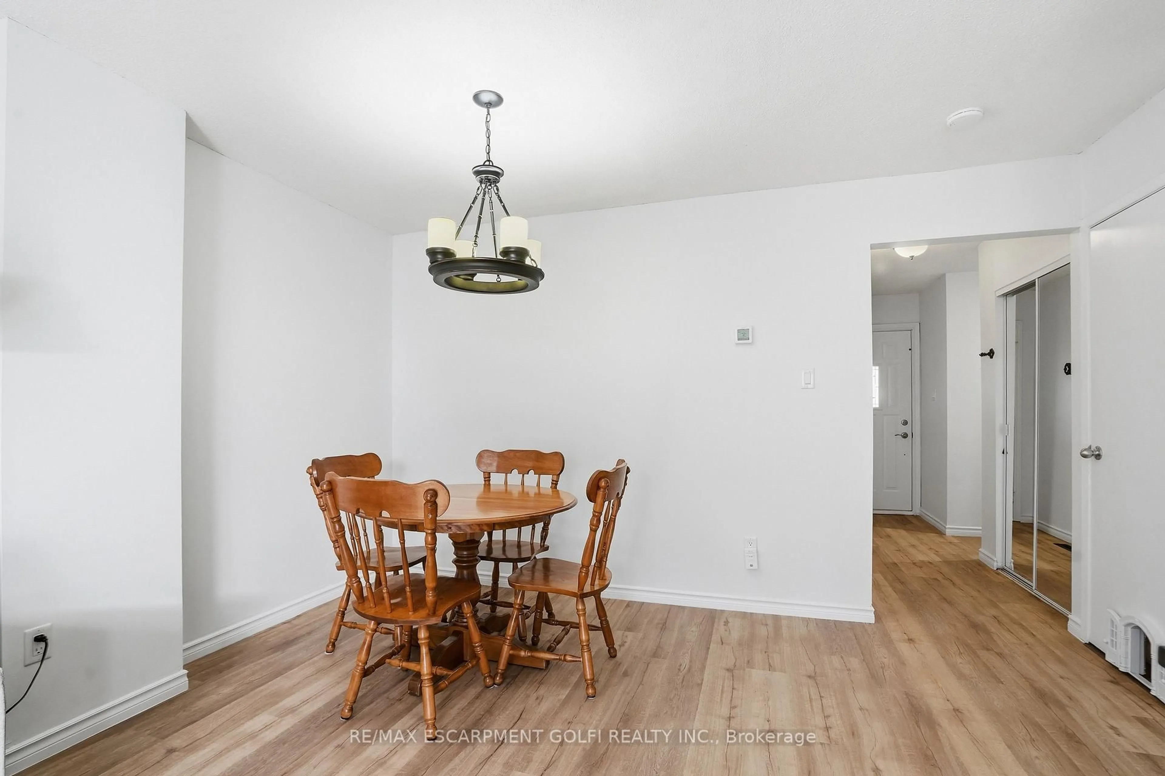 Dining room, wood/laminate floor for 70 Gledhill Cres, Hamilton Ontario L9C 6H4