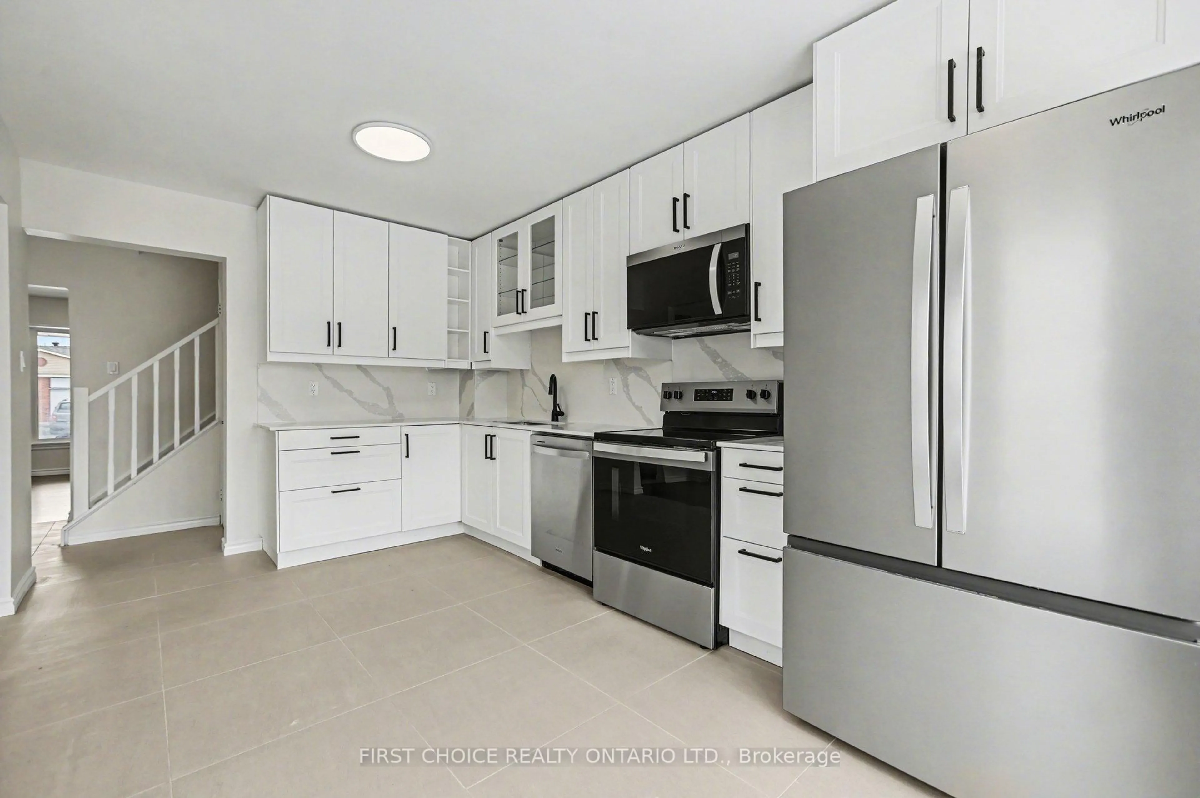 Standard kitchen, ceramic/tile floor for 883 Lawnsberry Dr, Ottawa Ontario K1E 1Y2