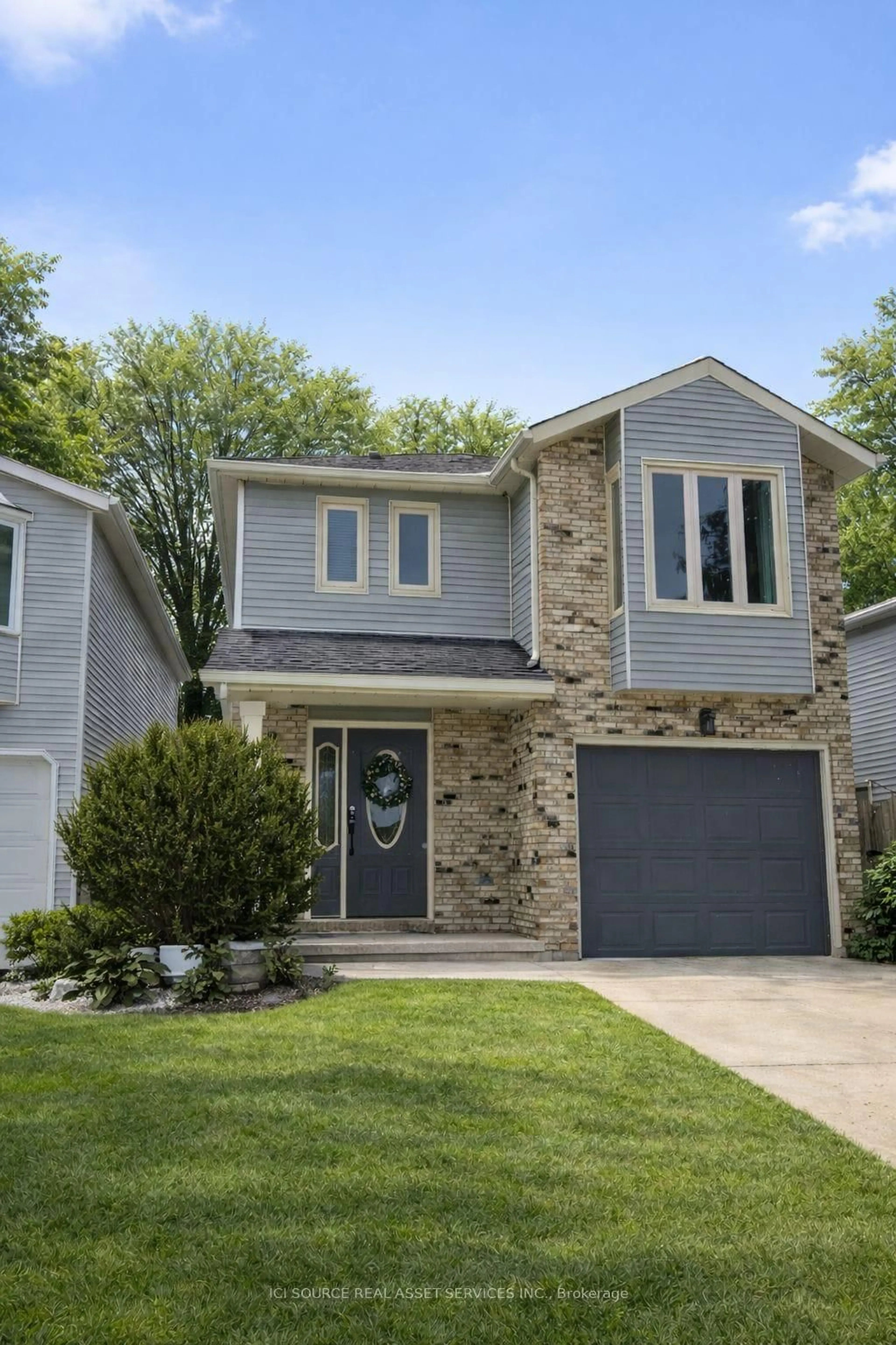 Home with brick exterior material, street for 1593 Murphy Rd, Sarnia Ontario N7S 2Z4