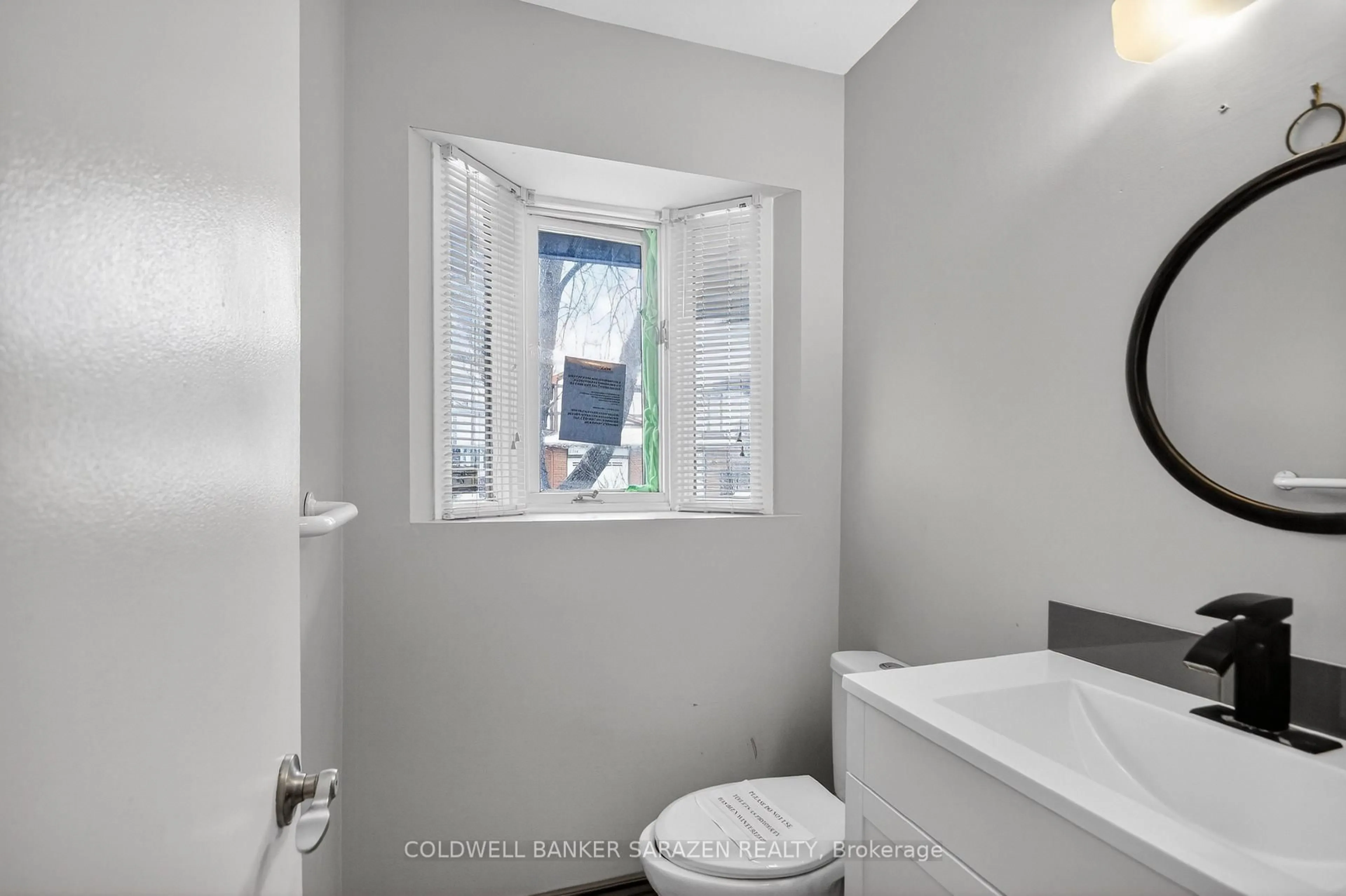 Standard bathroom, unknown for 1125 Millwood Crt #30, Orleans Ontario K1C 3E9