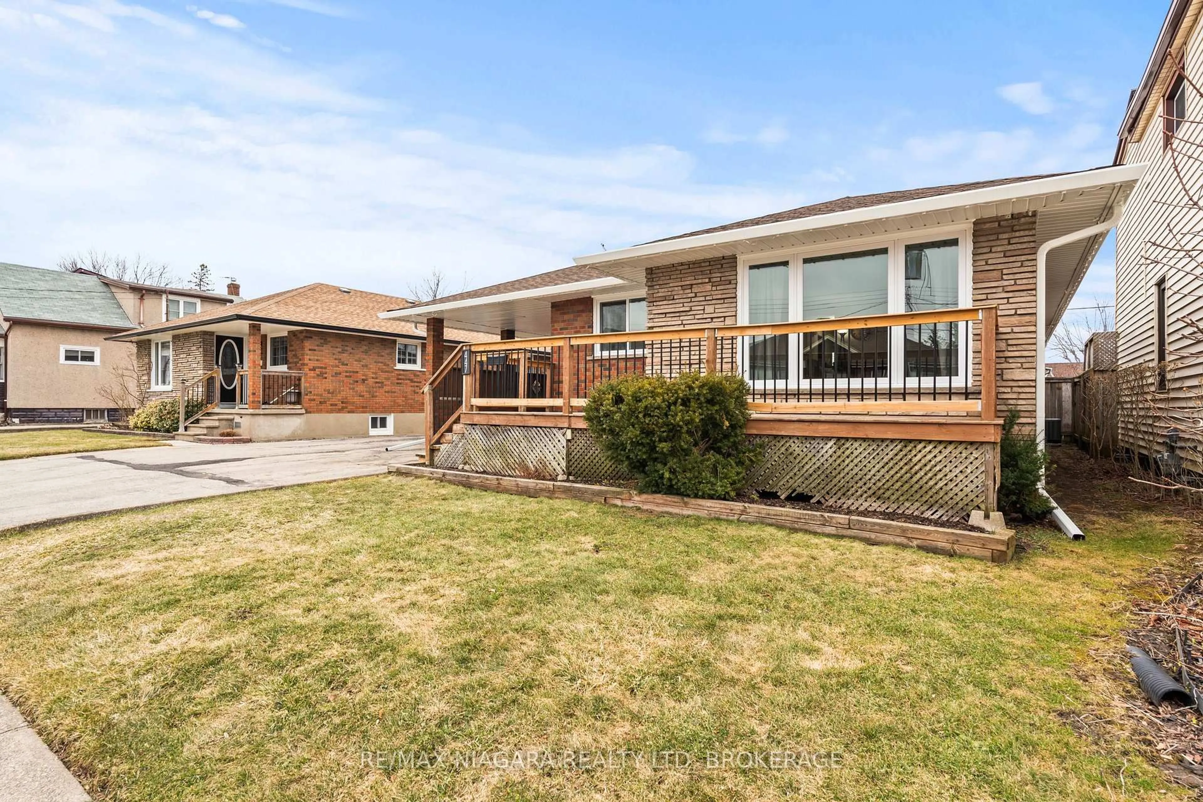 Home with brick exterior material, street for 447 David St, Welland Ontario L3B 2B7