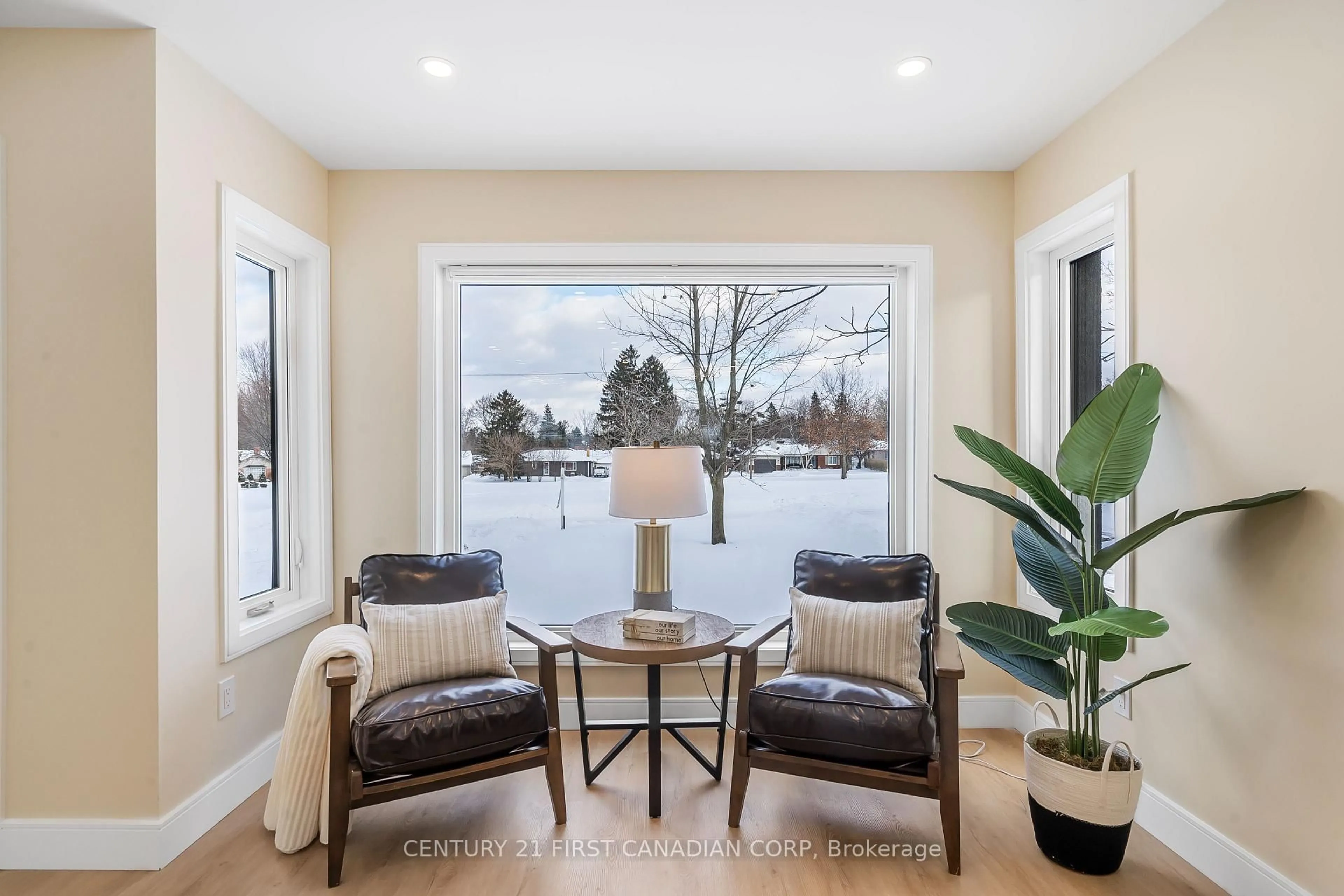 Living room with furniture, unknown for 375 Colville Blvd, London South Ontario N6K 2J4