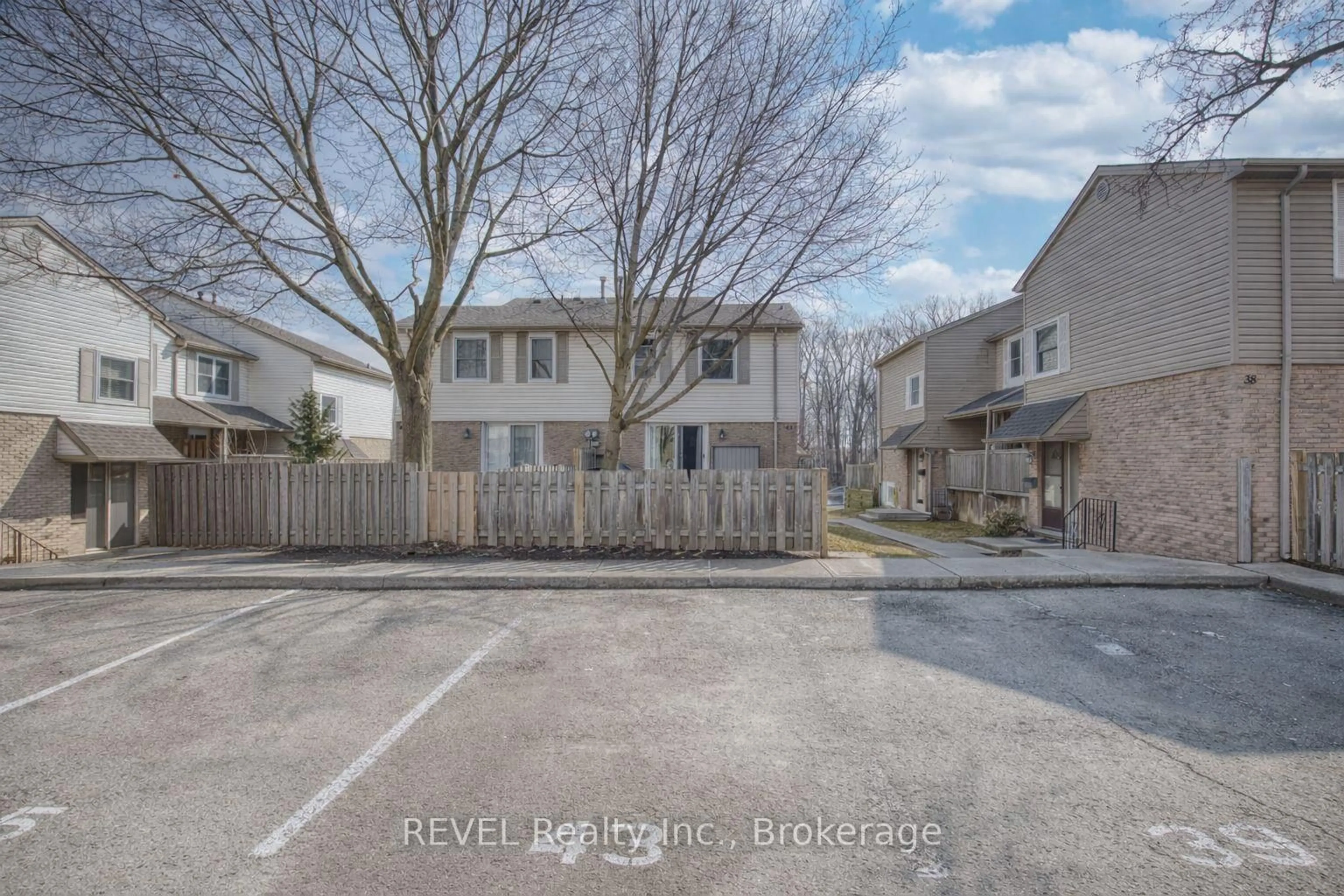 Unknown for 1300 Upper Ottawa St #43, Hamilton Ontario L8W 1M8