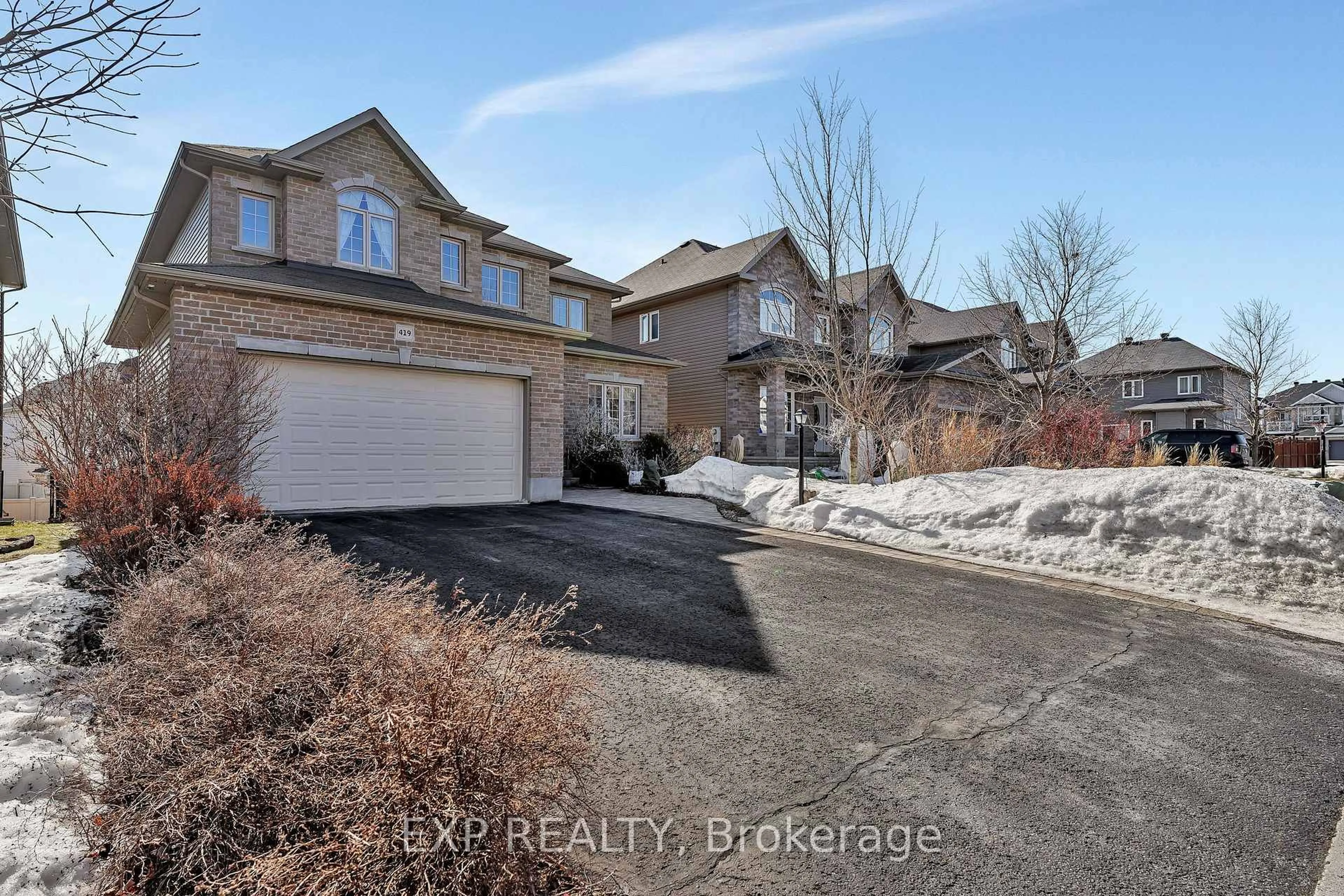 A pic from outside/outdoor area/front of a property/back of a property/a pic from drone, street for 419 Landswood Way, Ottawa Ontario K2S 0A4