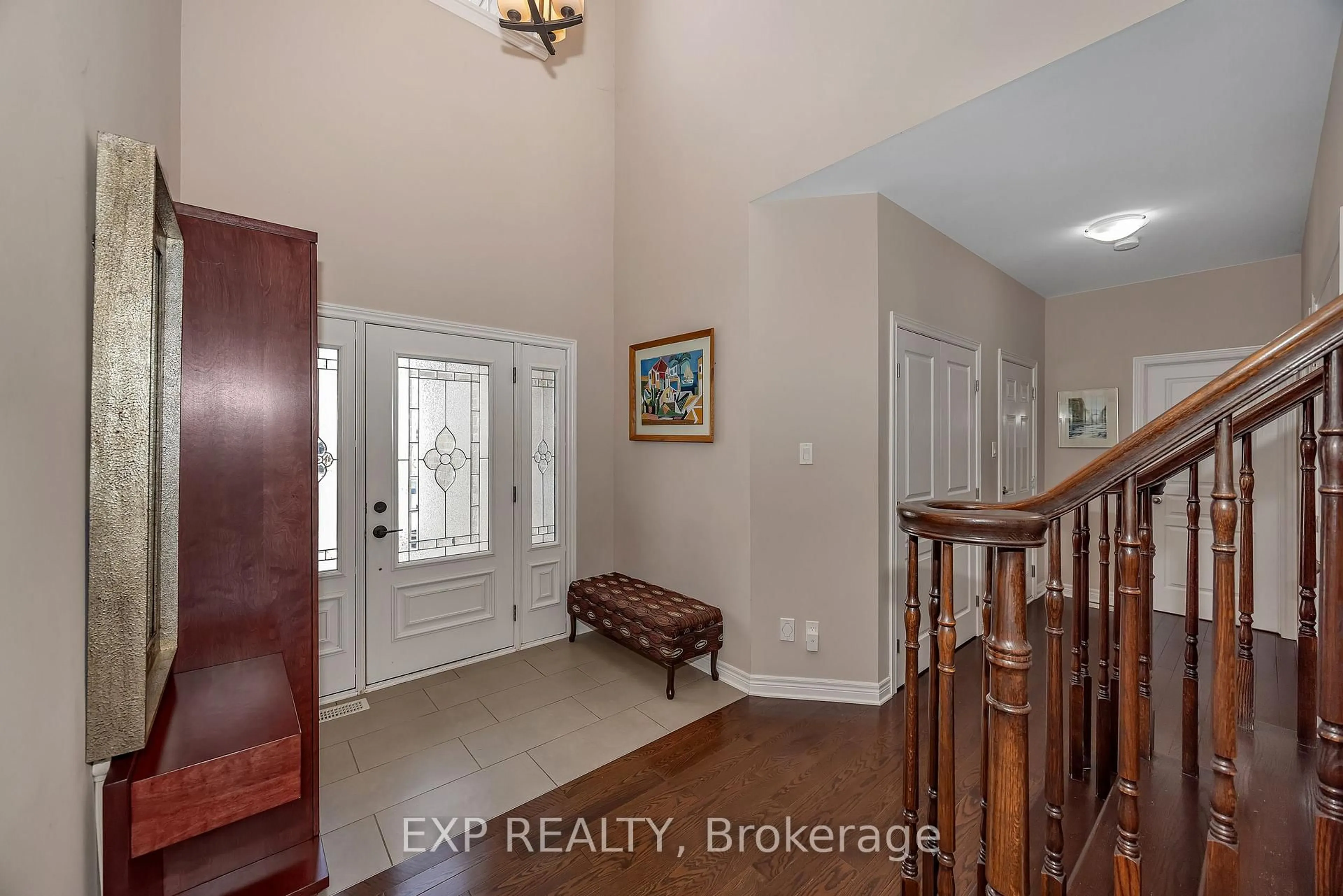Indoor entryway for 419 Landswood Way, Ottawa Ontario K2S 0A4