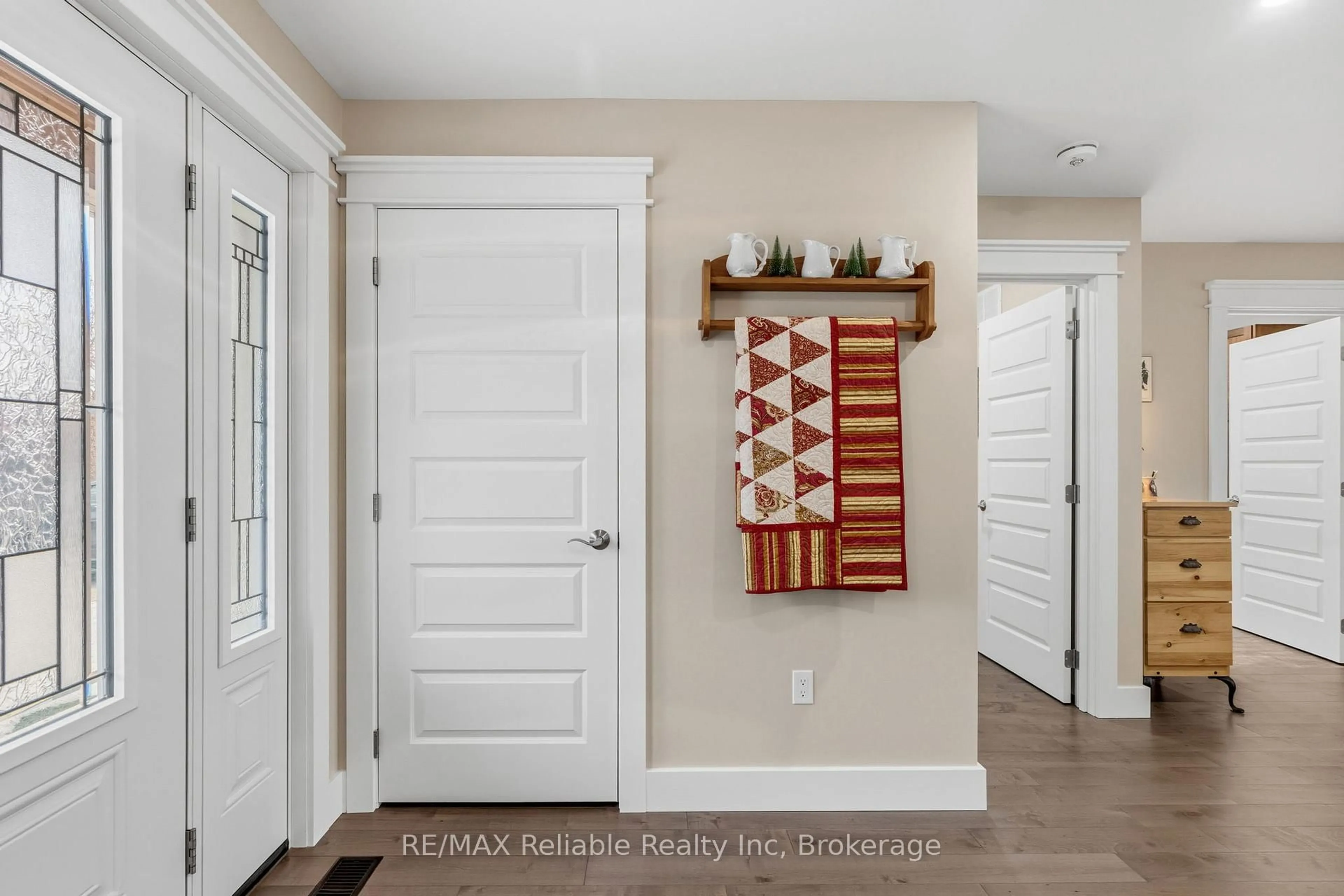 Indoor entryway for 144 James St, Huron East Ontario N0K 1W0