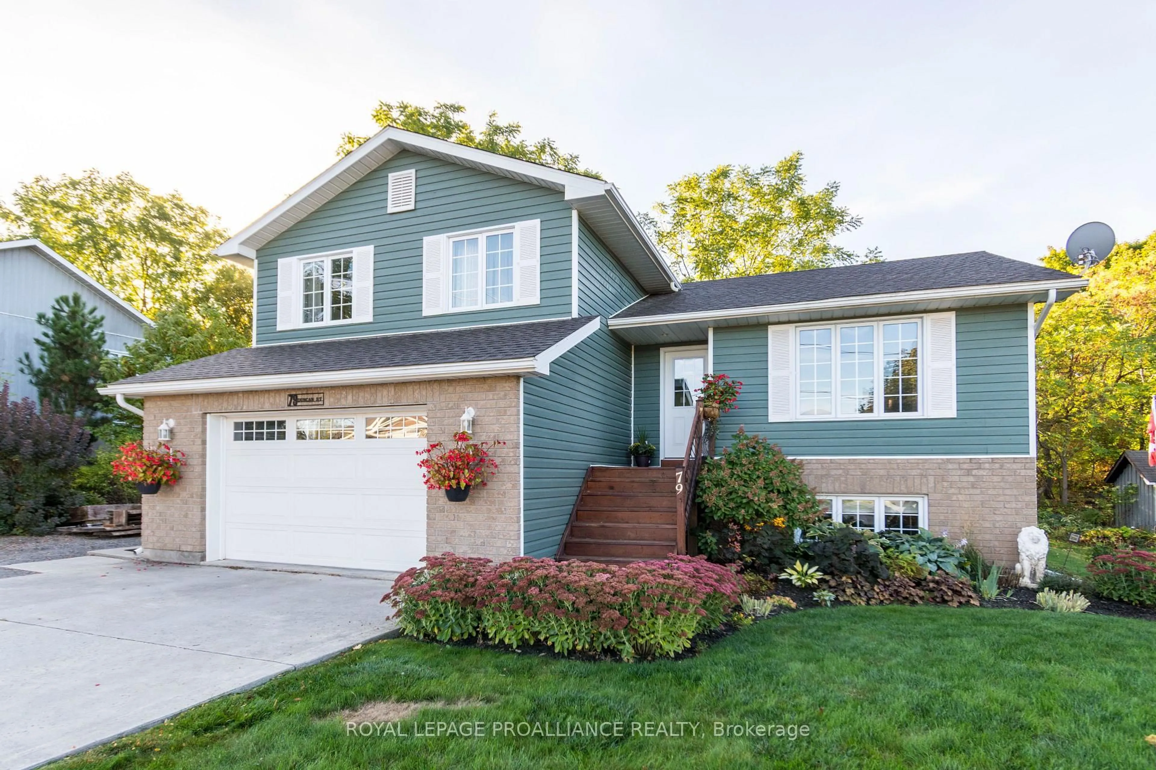 Home with vinyl exterior material, street for 79 Duncan St, Madoc Ontario K0K 2K0