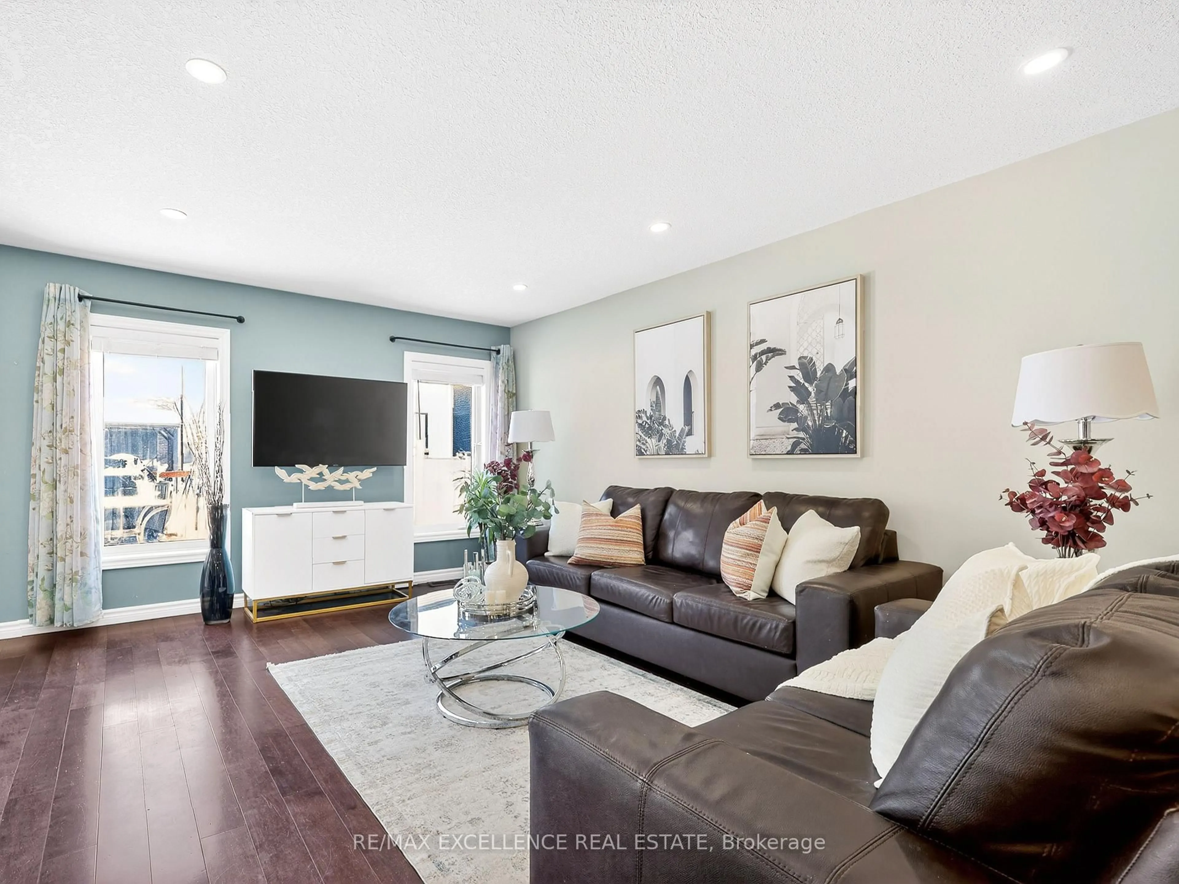 Living room with furniture, unknown for 3329 CASSON Way, London South Ontario N6L 0B9