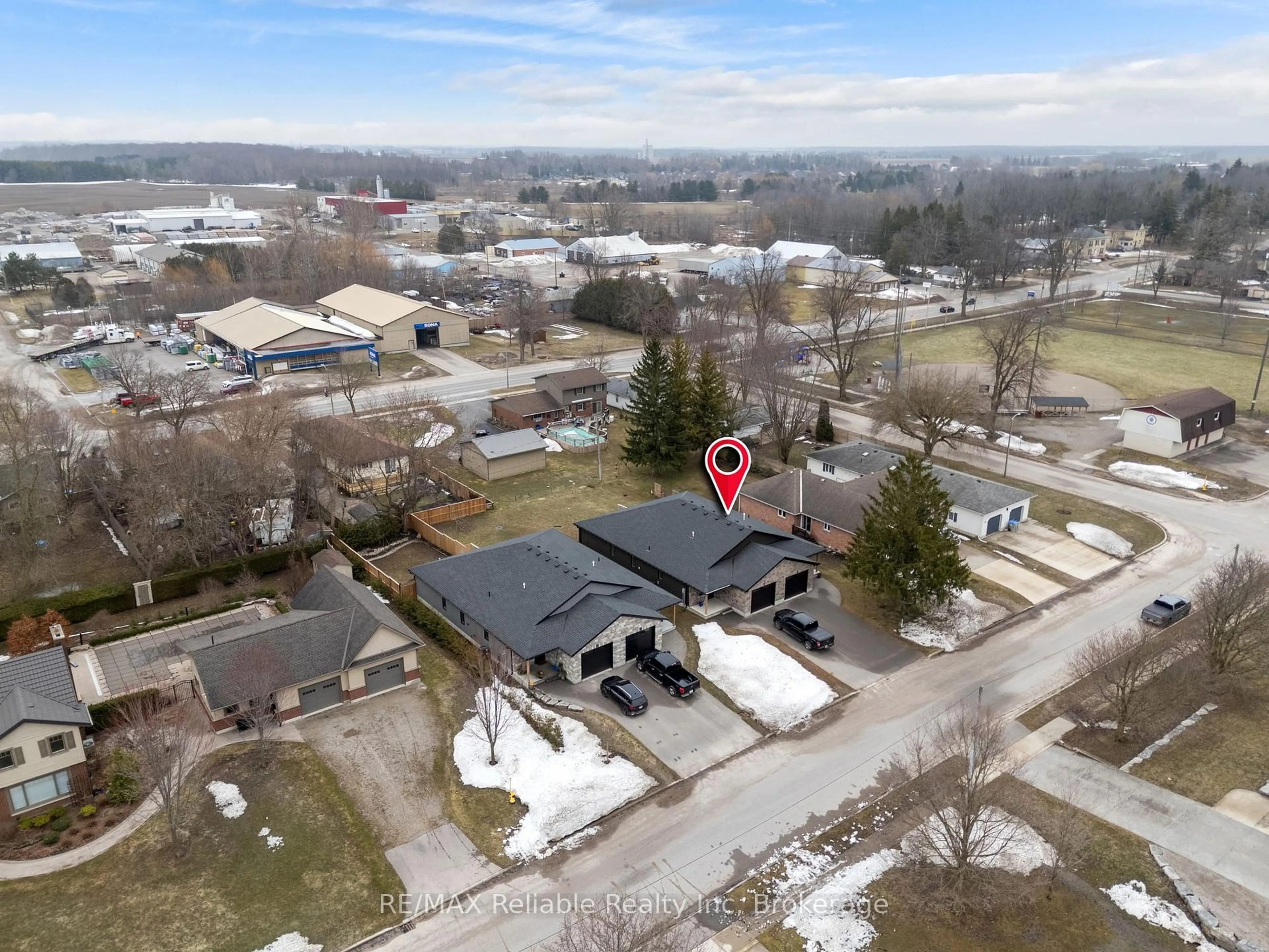 A pic from outside/outdoor area/front of a property/back of a property/a pic from drone, unknown for 156 Sills St, Huron East Ontario N0K 1W0