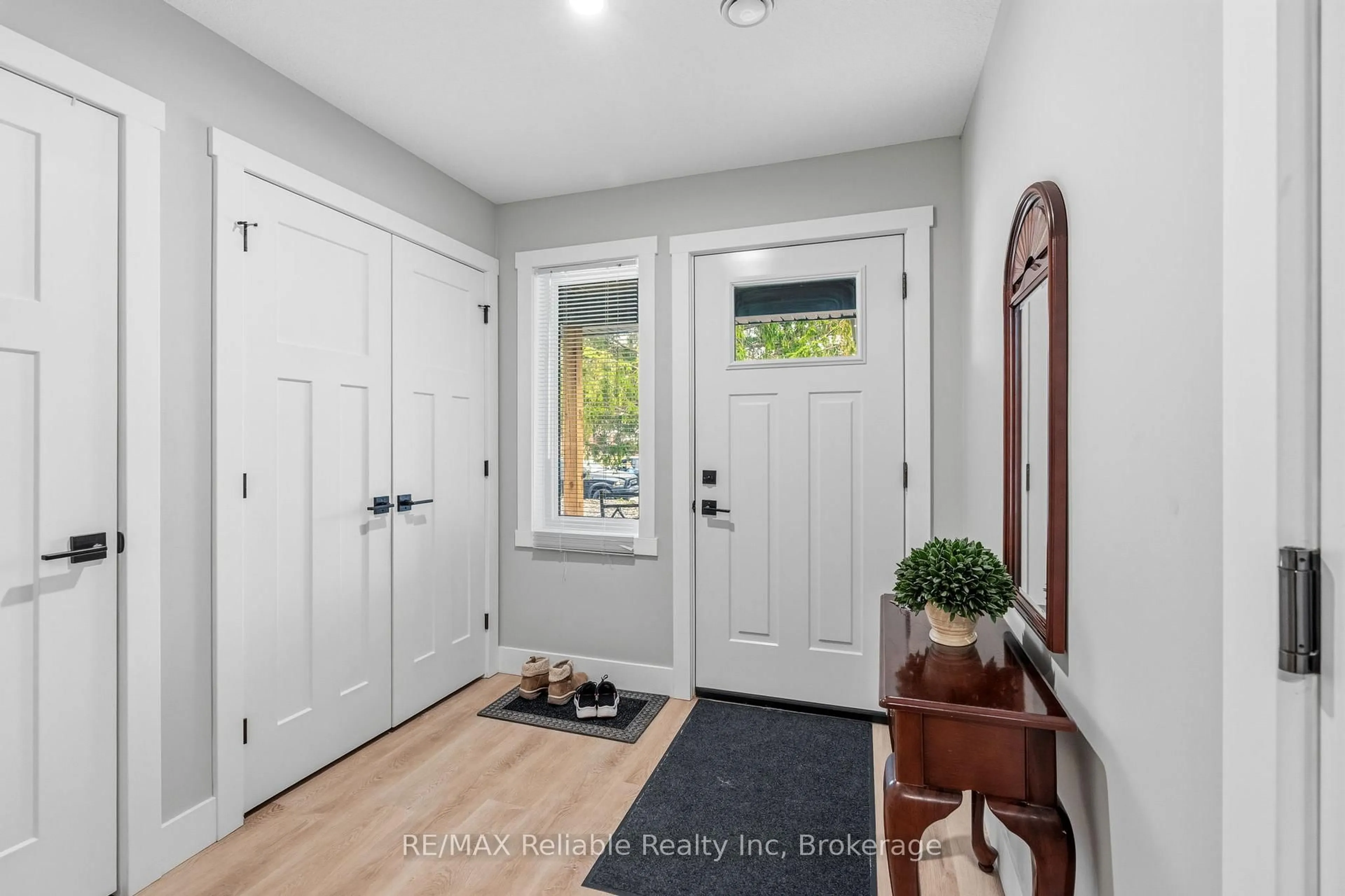 Indoor entryway for 156 Sills St, Huron East Ontario N0K 1W0