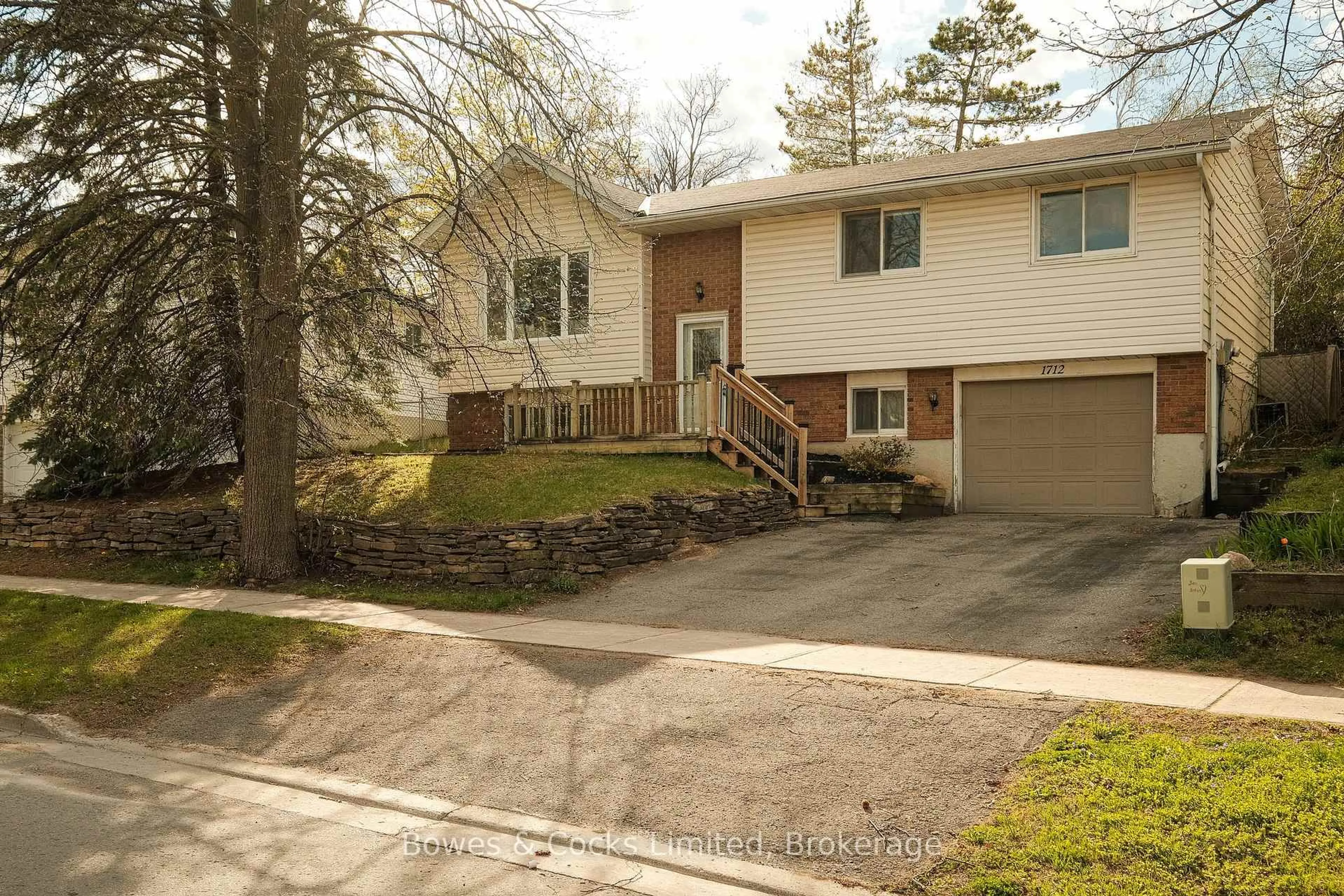 Unknown for 1712 Redwood Dr, Peterborough Ontario K9K 1M3