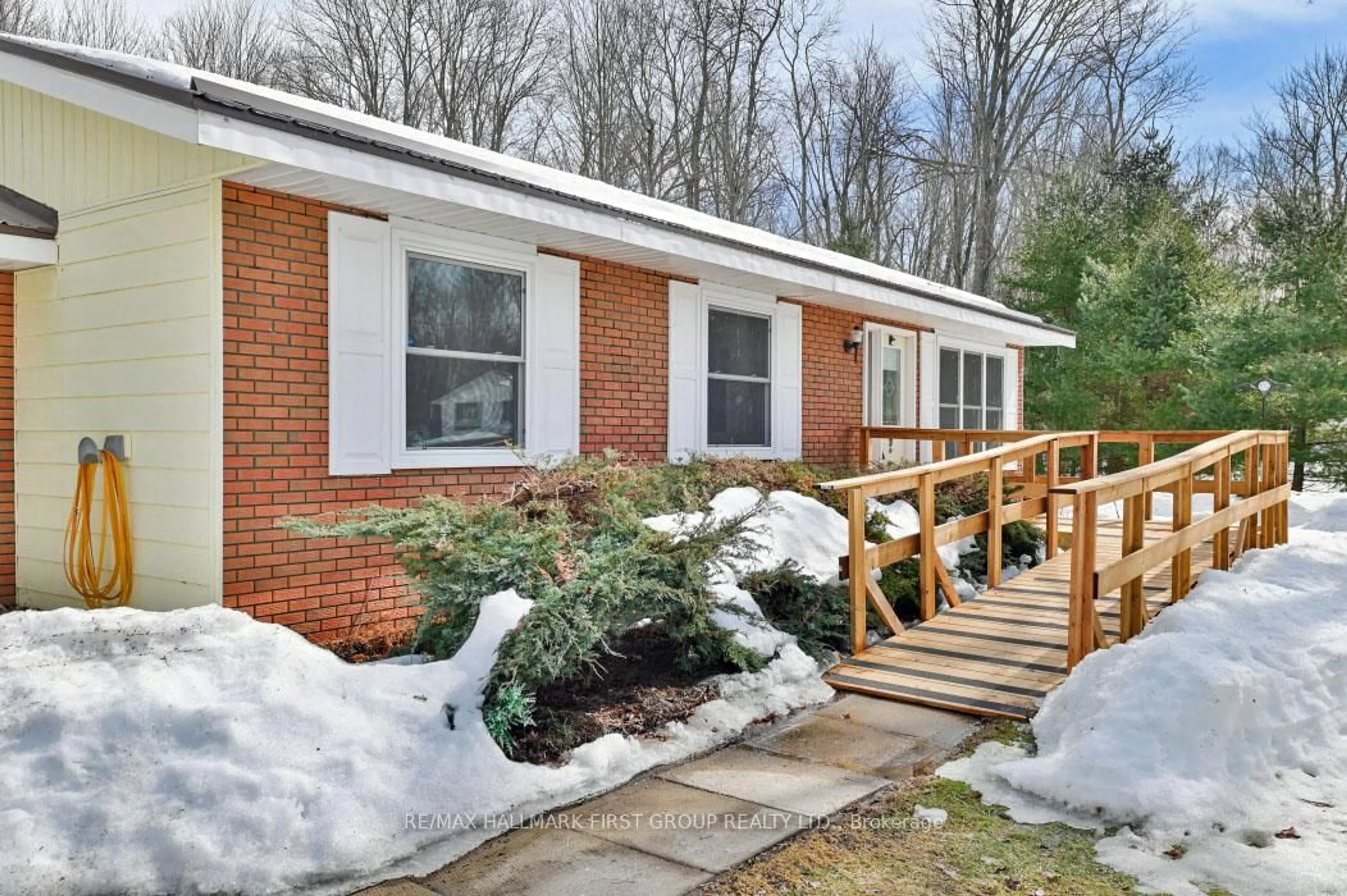 Home with brick exterior material, unknown for 97 McCrea Crt, Tweed Ontario K0K 3J0