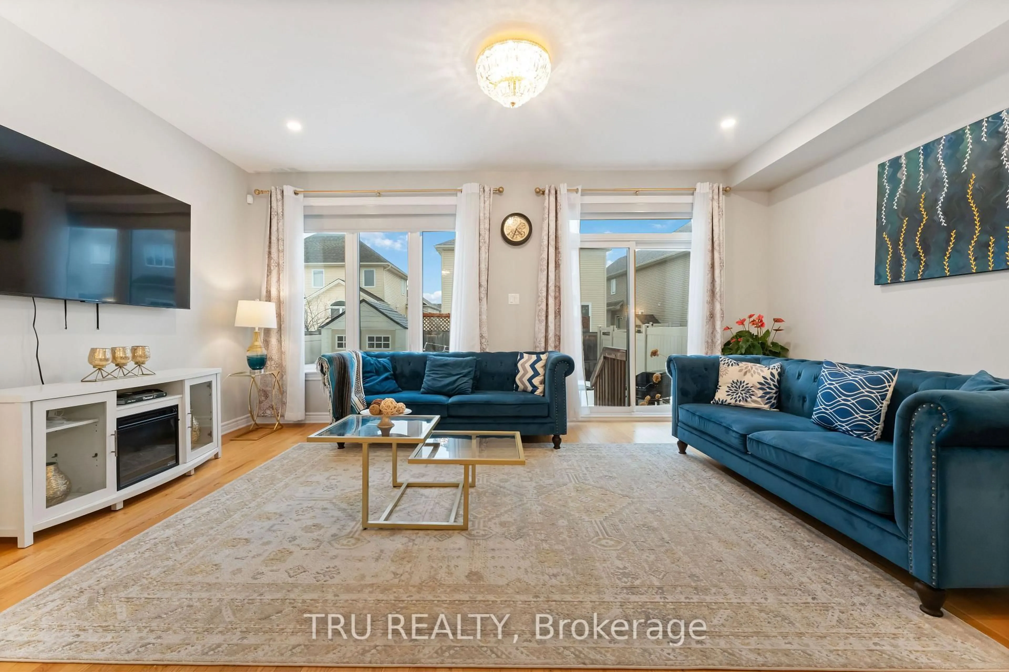 Living room with furniture, unknown for 4031 Kelly Farm Dr, Ottawa Ontario K1T 0R6