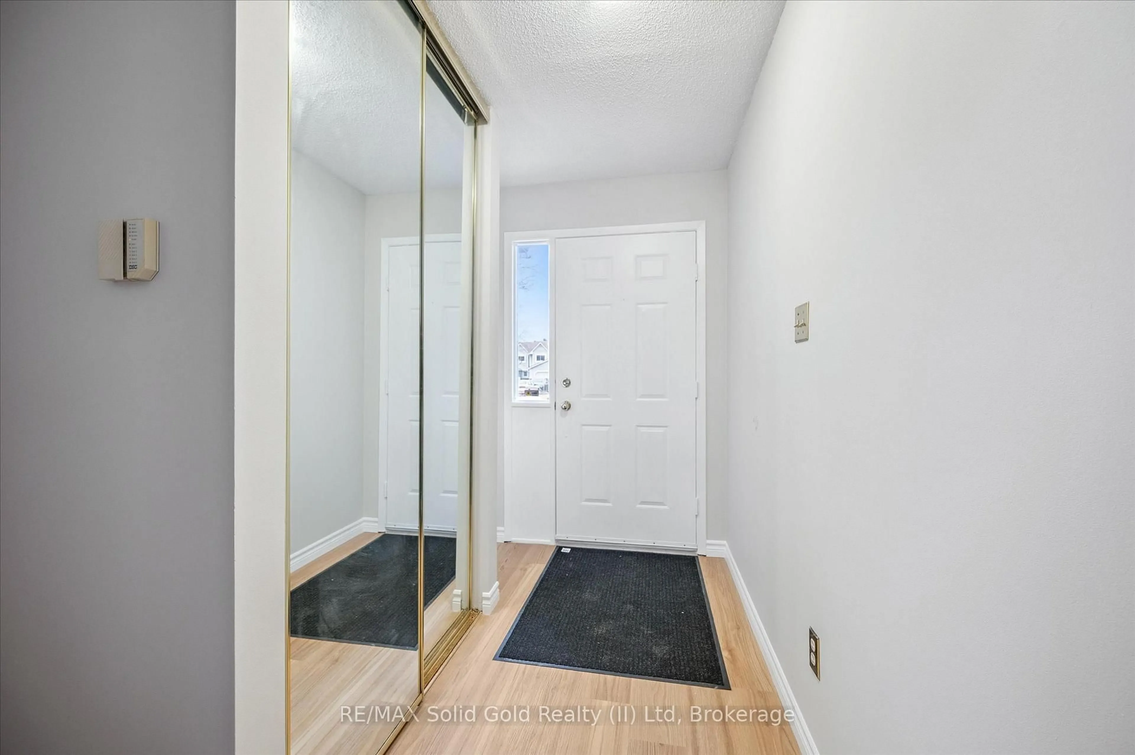 Indoor entryway for 111 Traynor Ave #17, Kitchener Ontario N2C 2N1