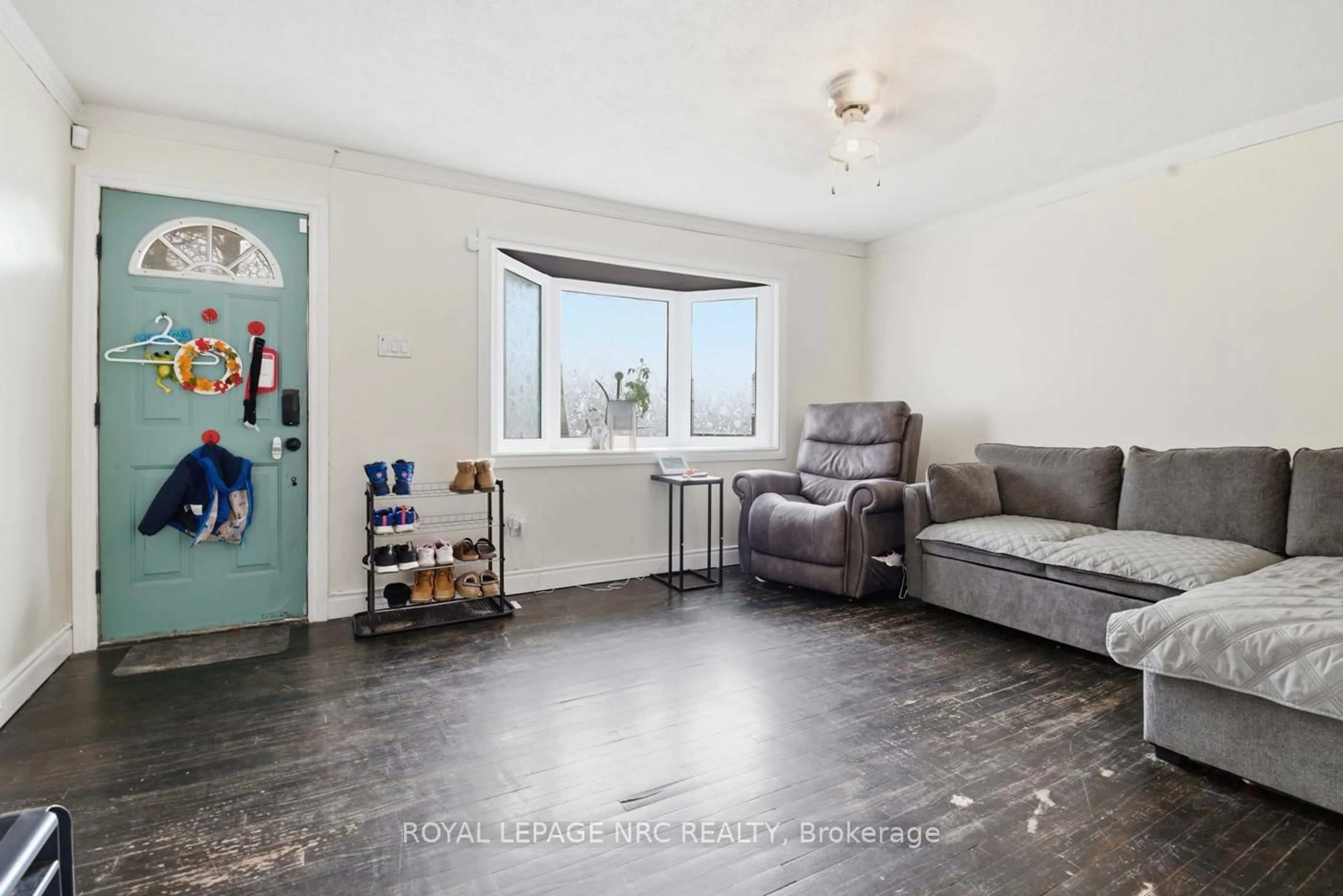 A pic of a room for 82 McArthur Ave, Welland Ontario L3B 2J7