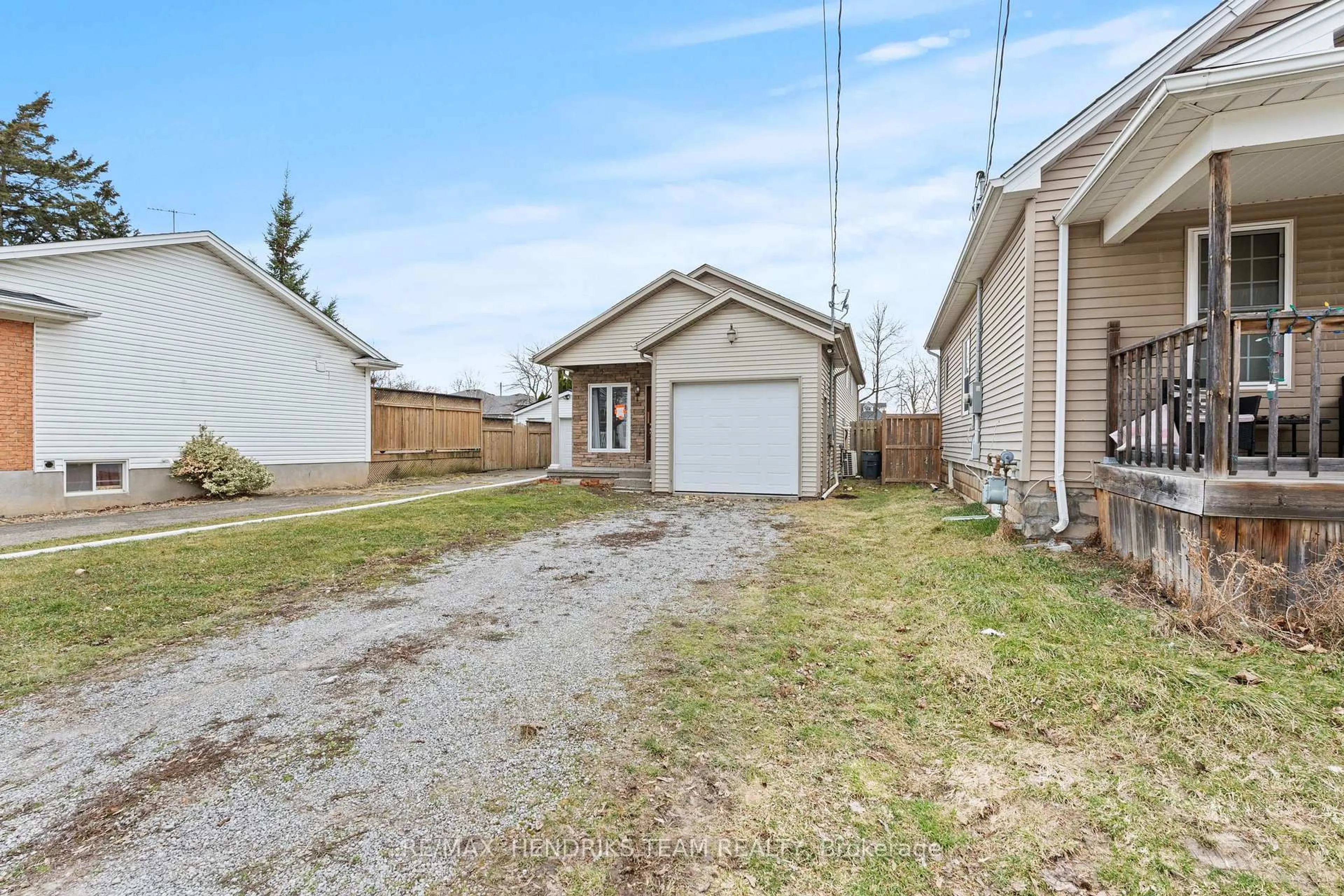 Shed for 46A Pelham Rd, St. Catharines Ontario L2S 1R4