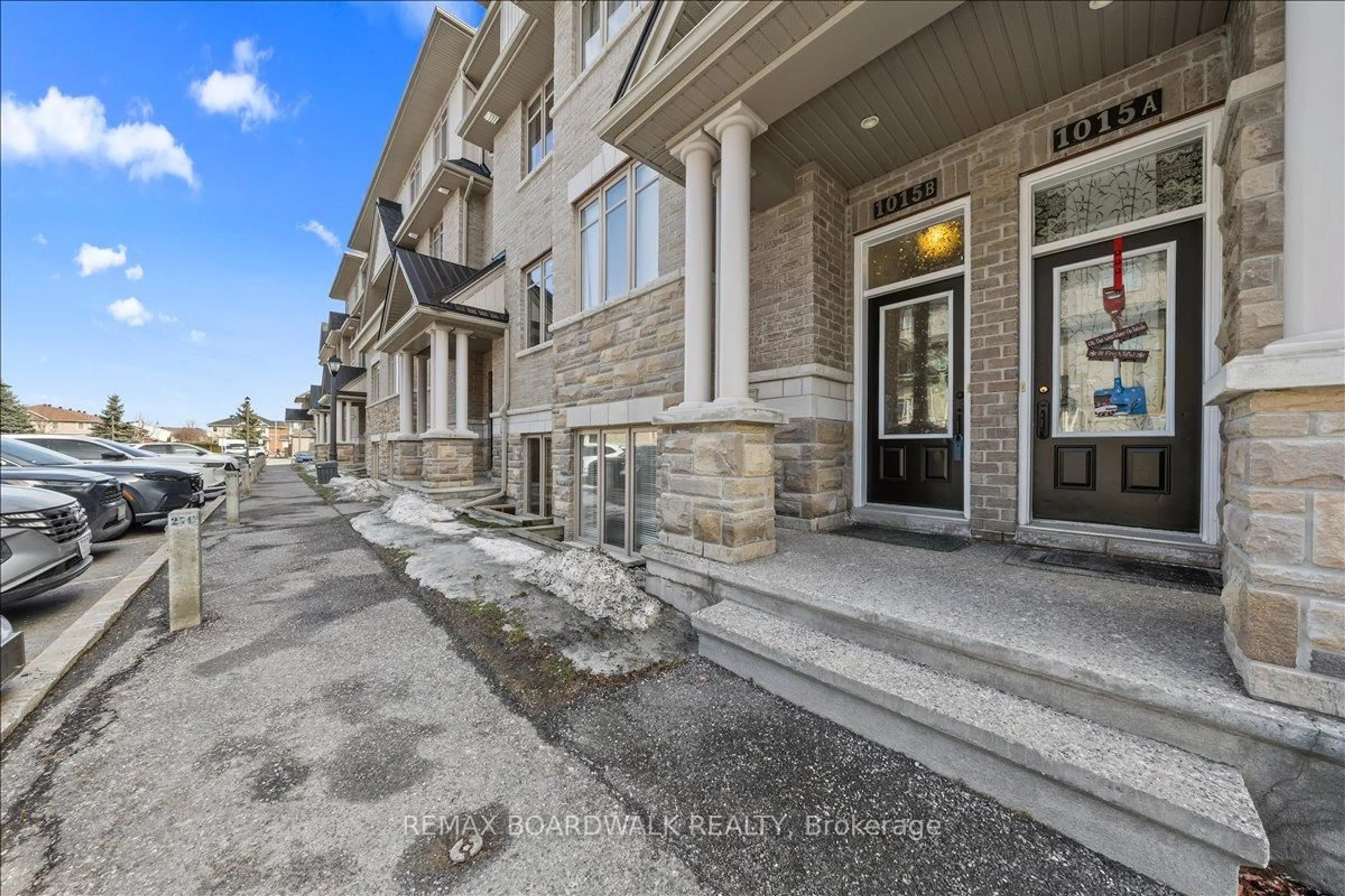 Unknown for 1015 Beryl Private #B, Ottawa Ontario K1V 2M4