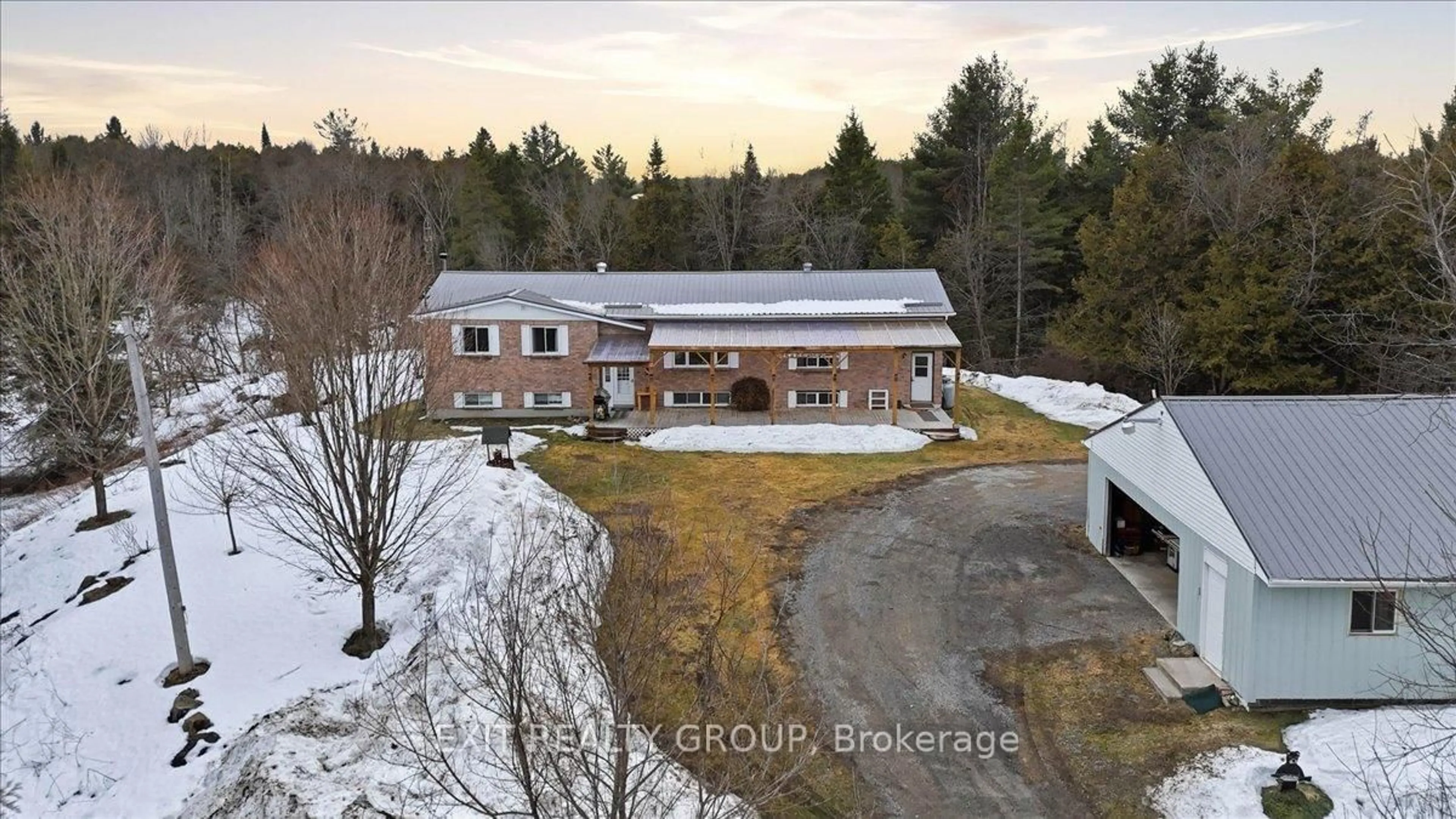 A pic from outside/outdoor area/front of a property/back of a property/a pic from drone, building for 297 Jones Rd, Limoges Ontario K0K 2M0