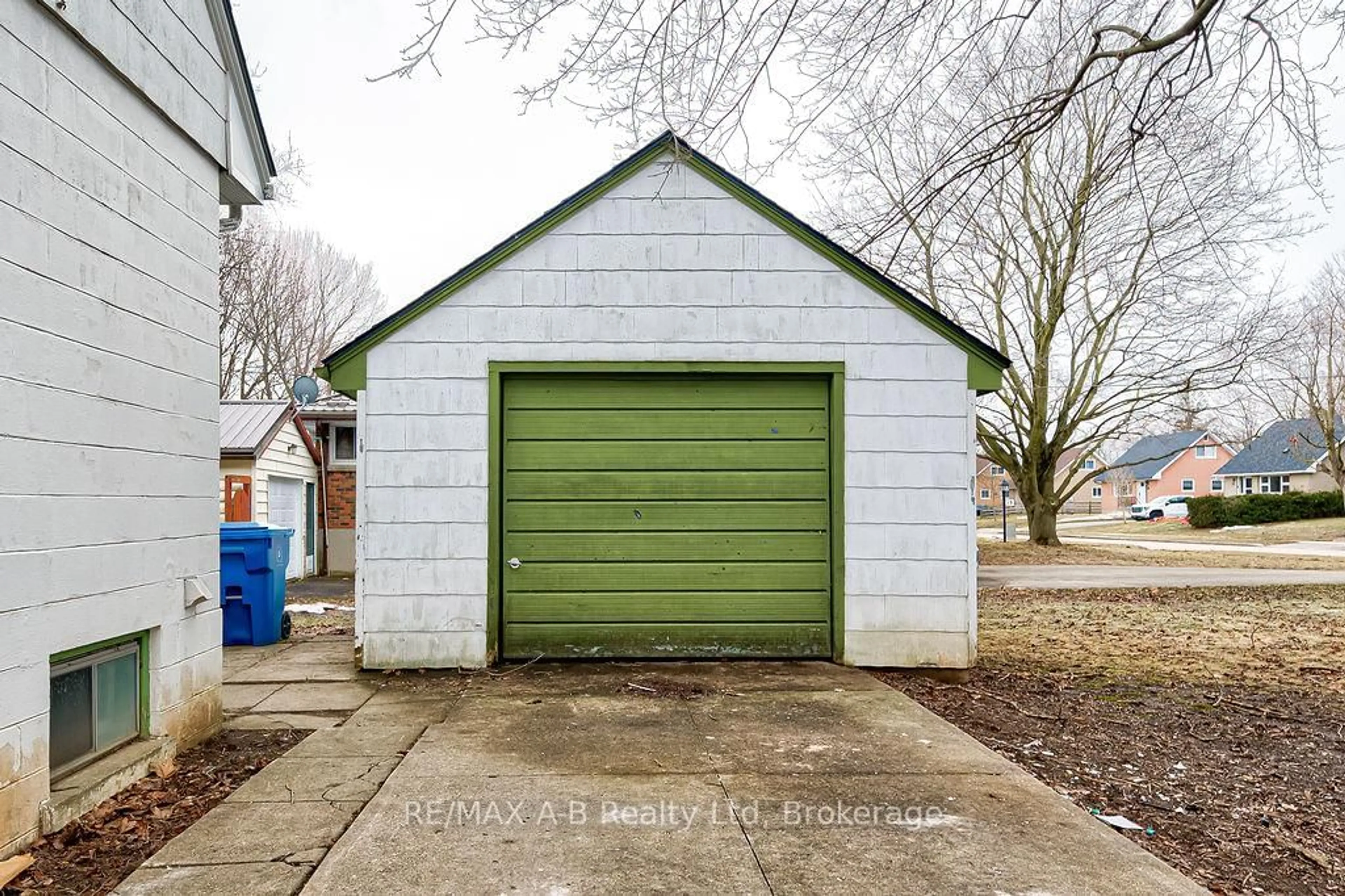 Shed for 63 Devon St, Stratford Ontario N5A 2Z6