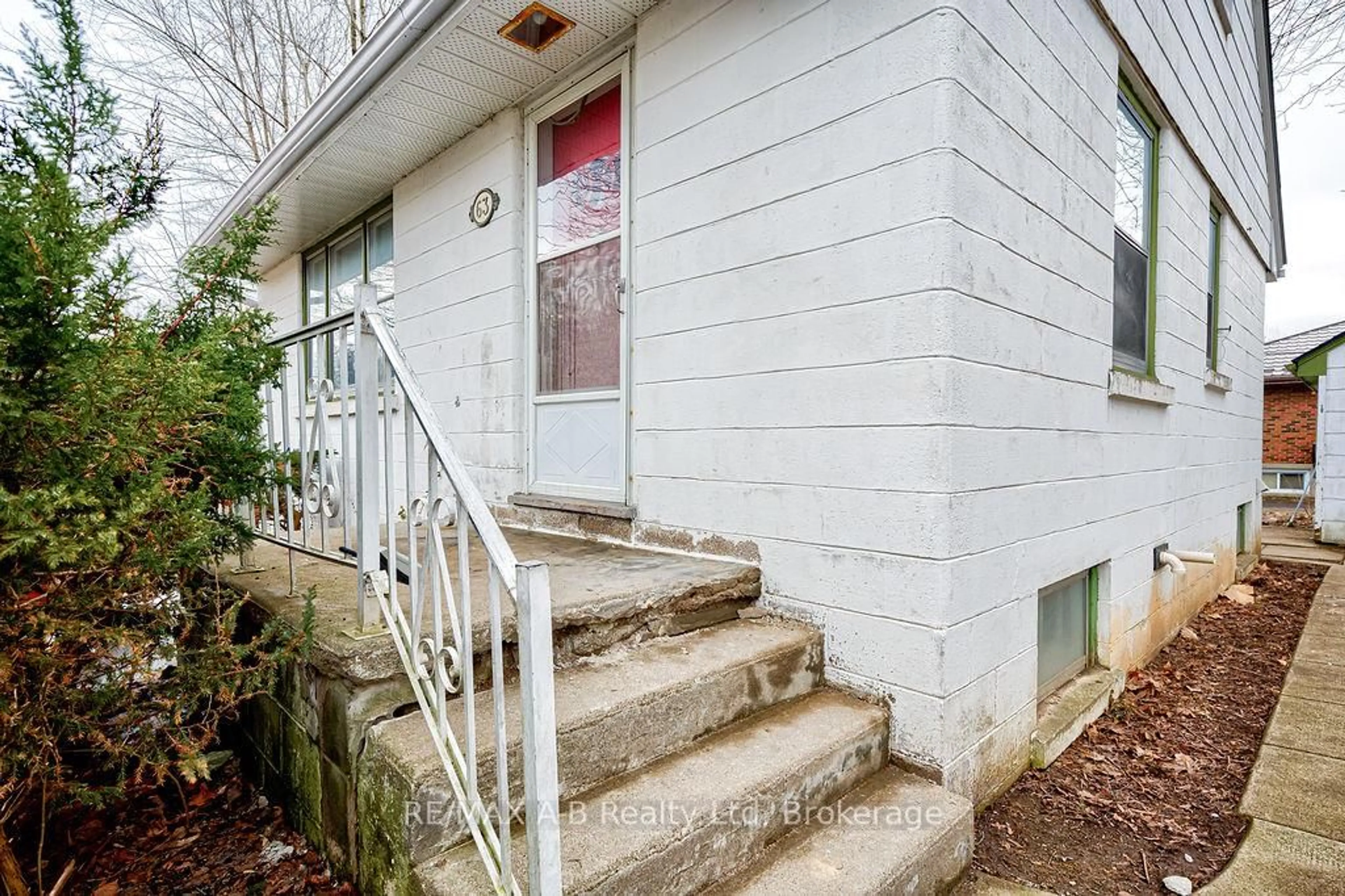 Stairs for 63 Devon St, Stratford Ontario N5A 2Z6