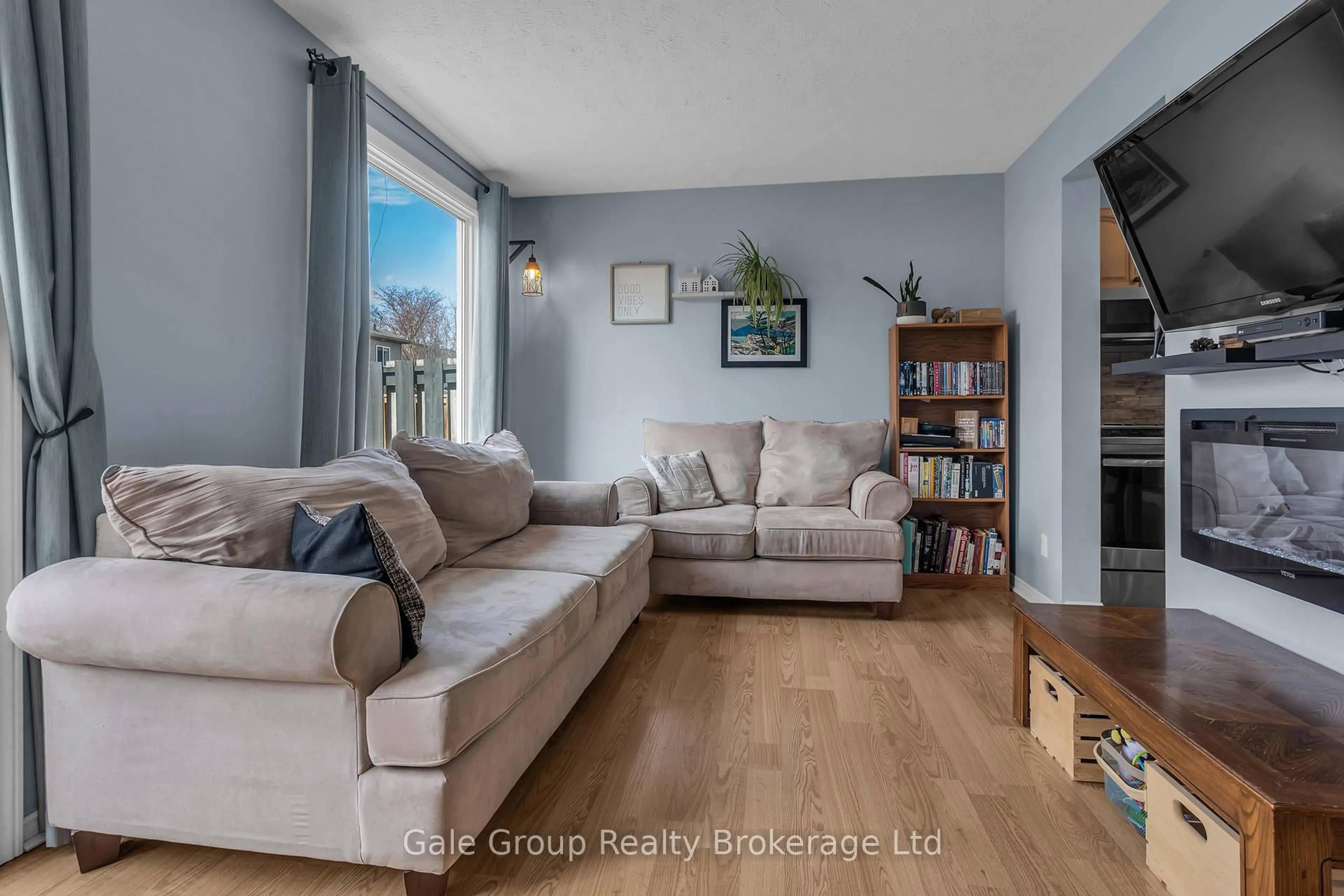 Living room with furniture, unknown for 279 Beckett Rd, Ingersoll Ontario N5C 3X5