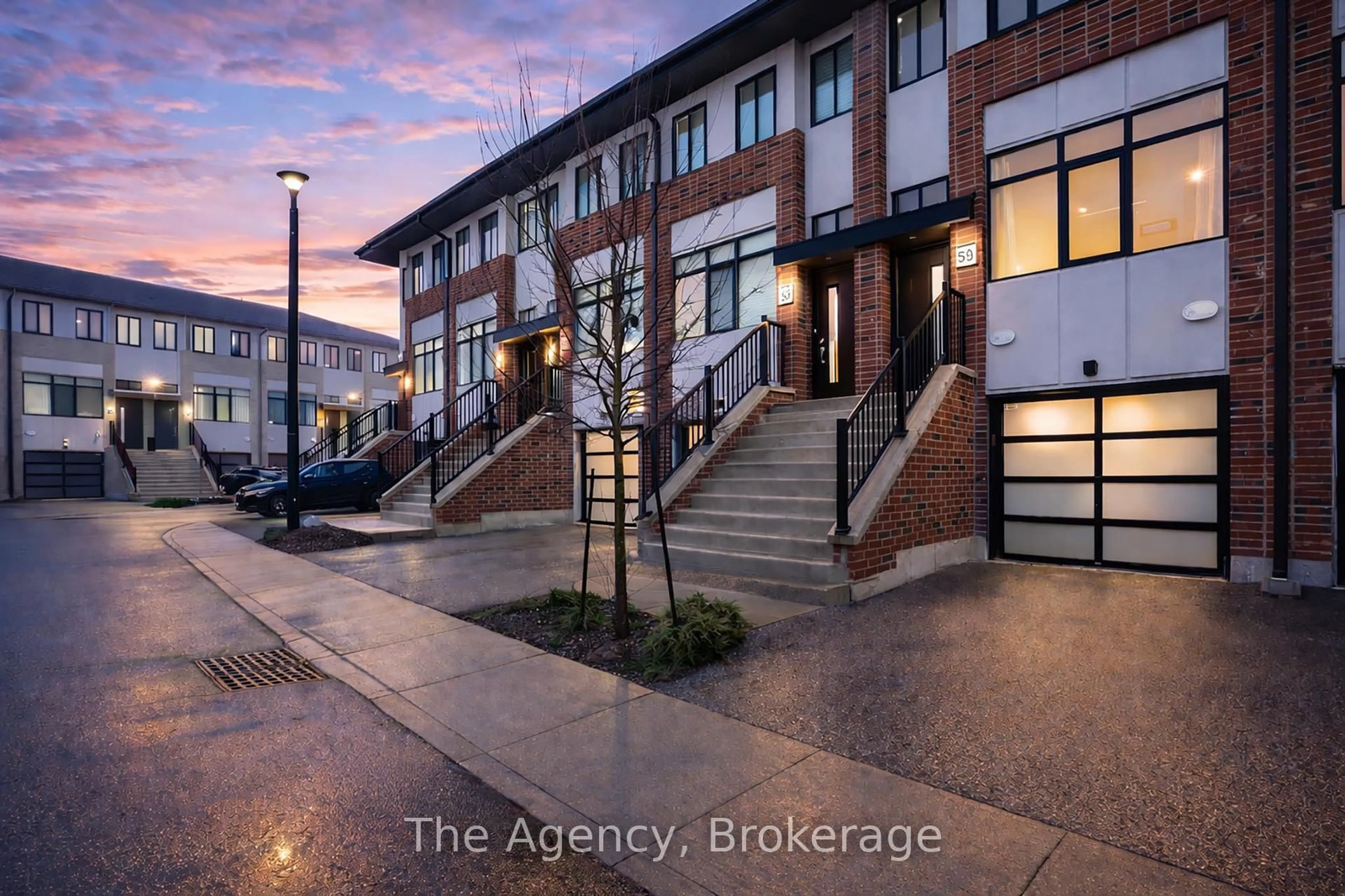 A pic from outside/outdoor area/front of a property/back of a property/a pic from drone, street for 59 Markle Cres, Hamilton Ontario L9G 0H3
