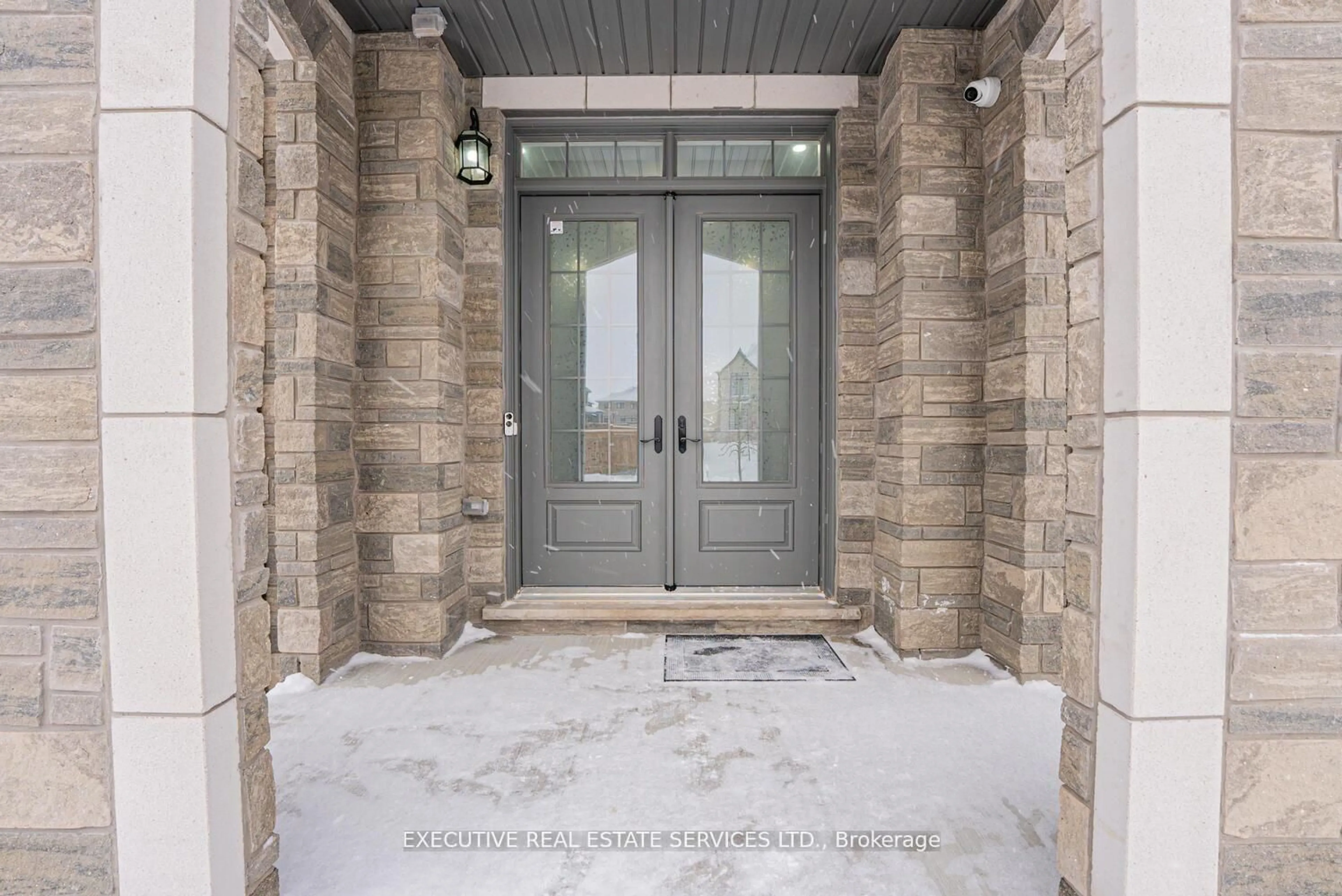 Indoor entryway for 446 Woodsworth Terr, Woodstock Ontario N4T 0M9