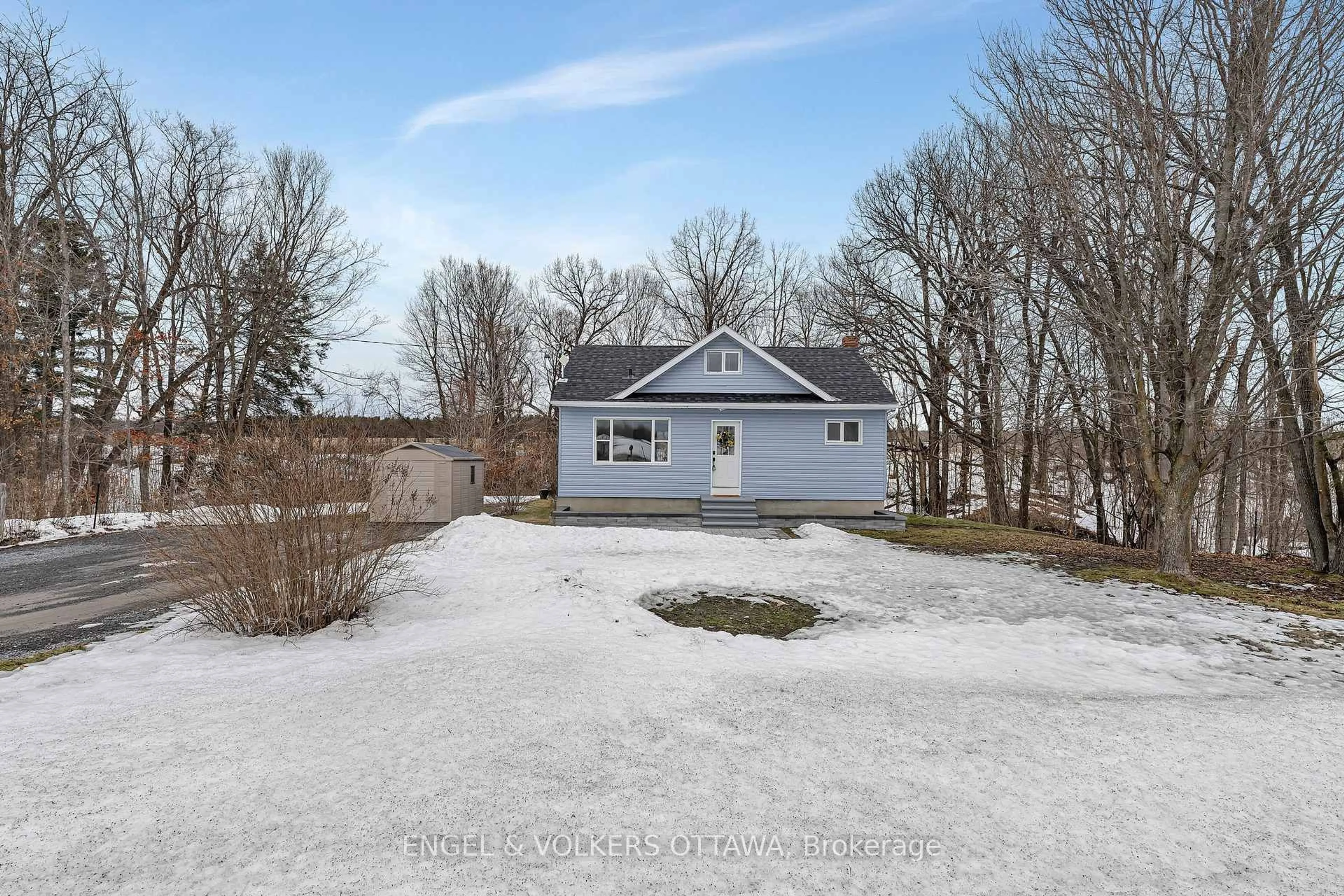 A pic from outside/outdoor area/front of a property/back of a property/a pic from drone, water/lake/river/ocean view for 4868 Ferry Rd, Fitzroy Harbour Ontario K0A 1X0
