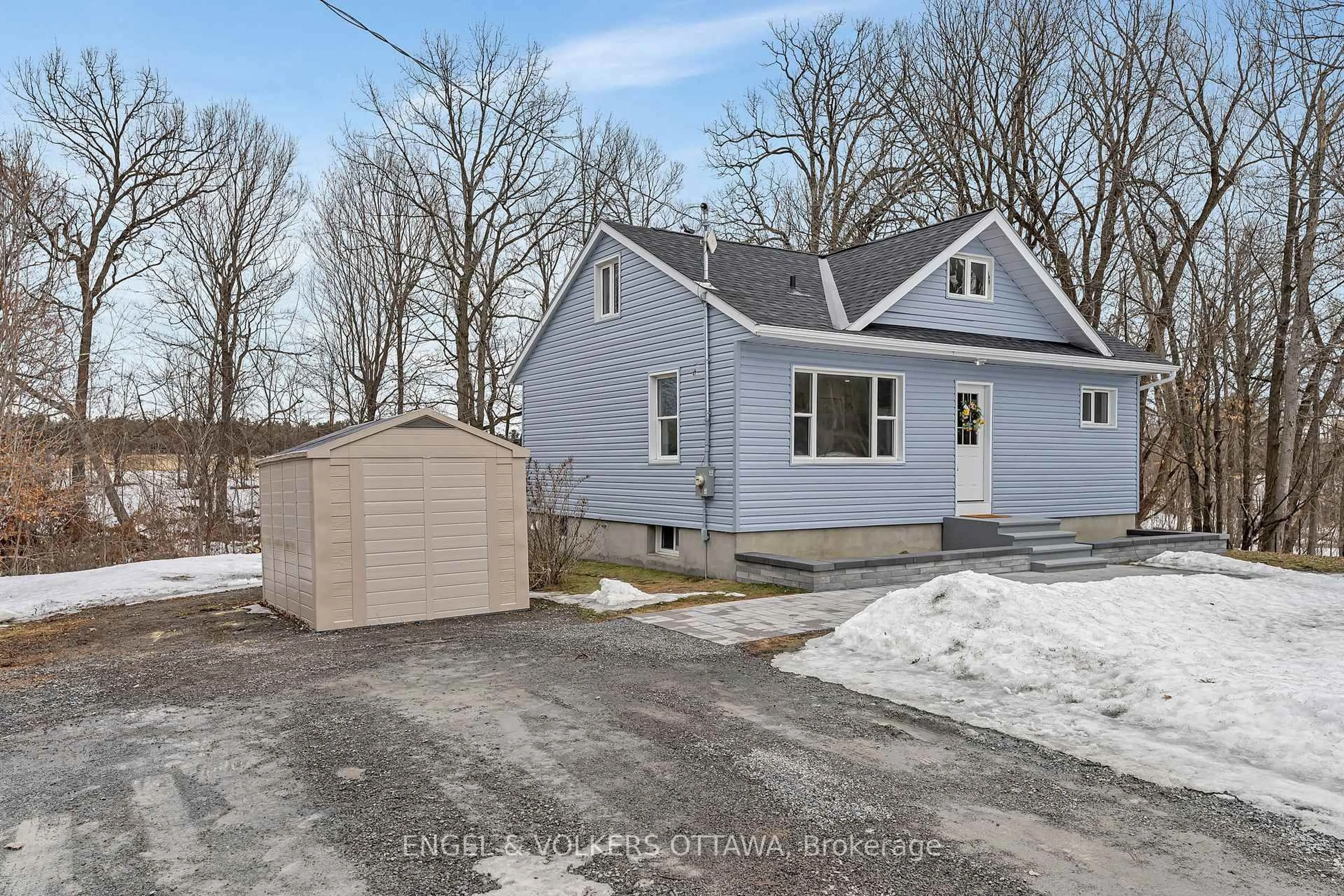 A pic from outside/outdoor area/front of a property/back of a property/a pic from drone, street for 4868 Ferry Rd, Fitzroy Harbour Ontario K0A 1X0