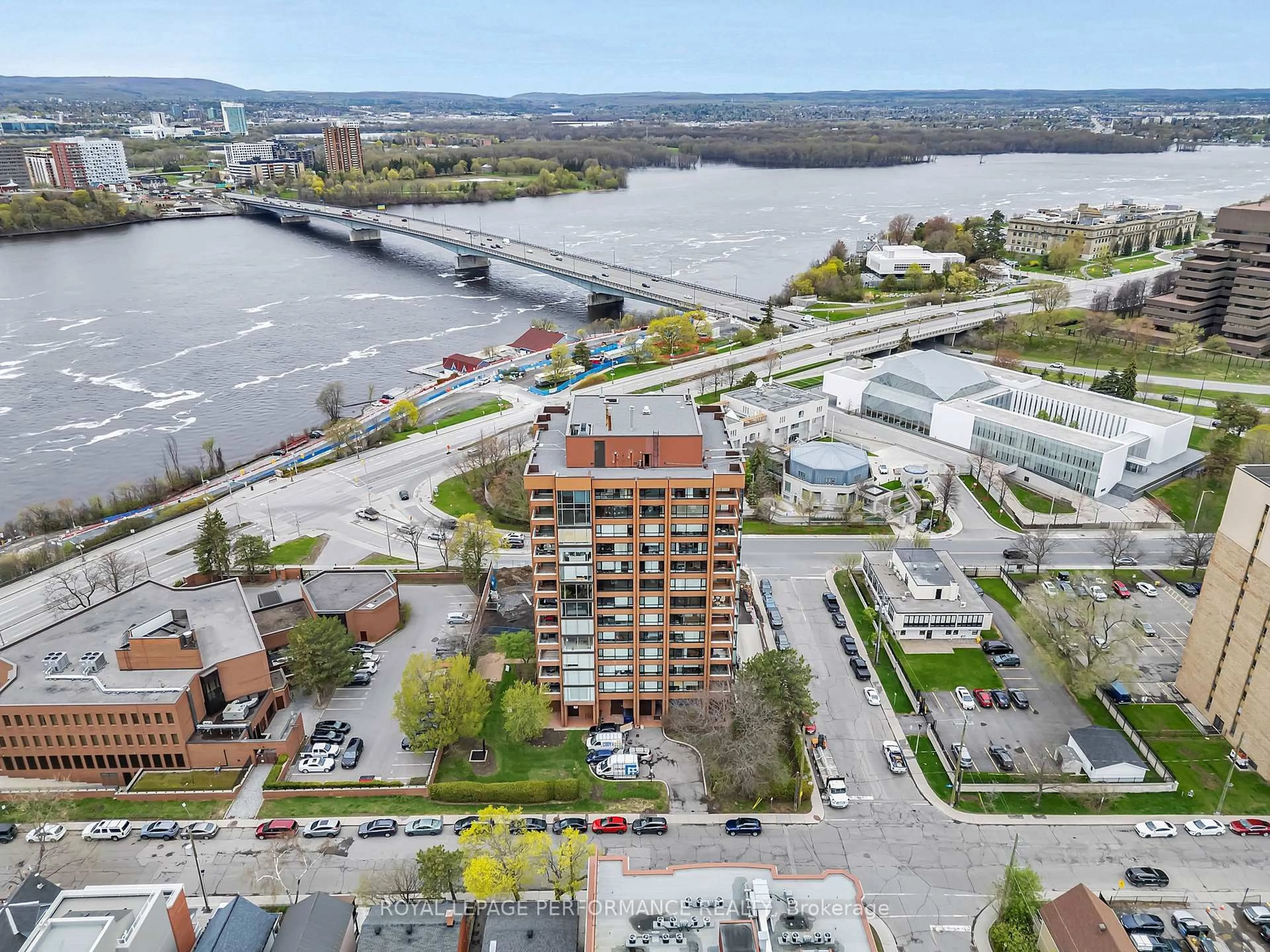 A pic from outside/outdoor area/front of a property/back of a property/a pic from drone, water/lake/river/ocean view for 40 Boteler St #1204, Ottawa Ontario K1N 9C8