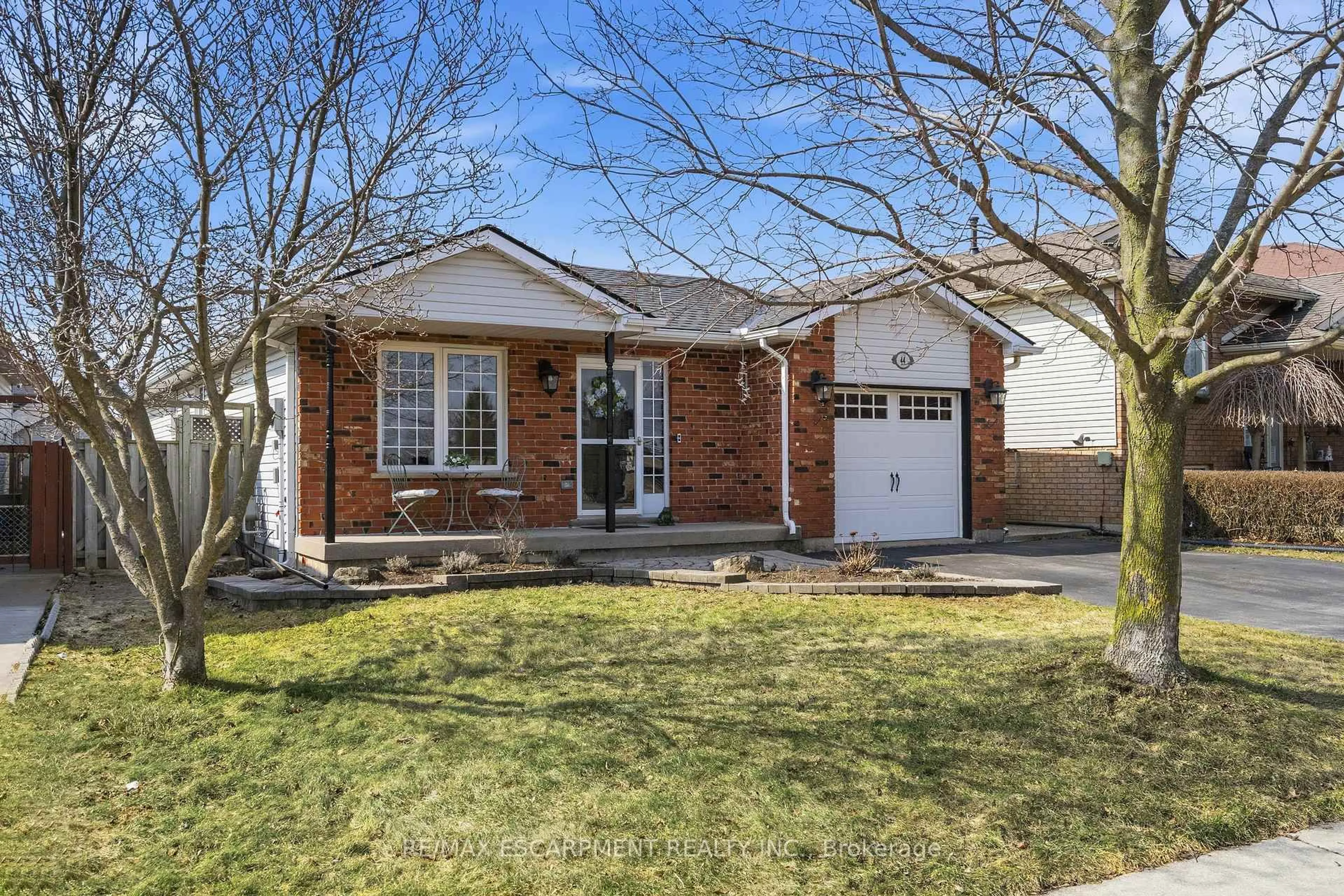 Home with brick exterior material, street for 44 Marion St, Hamilton Ontario L0R 1W0