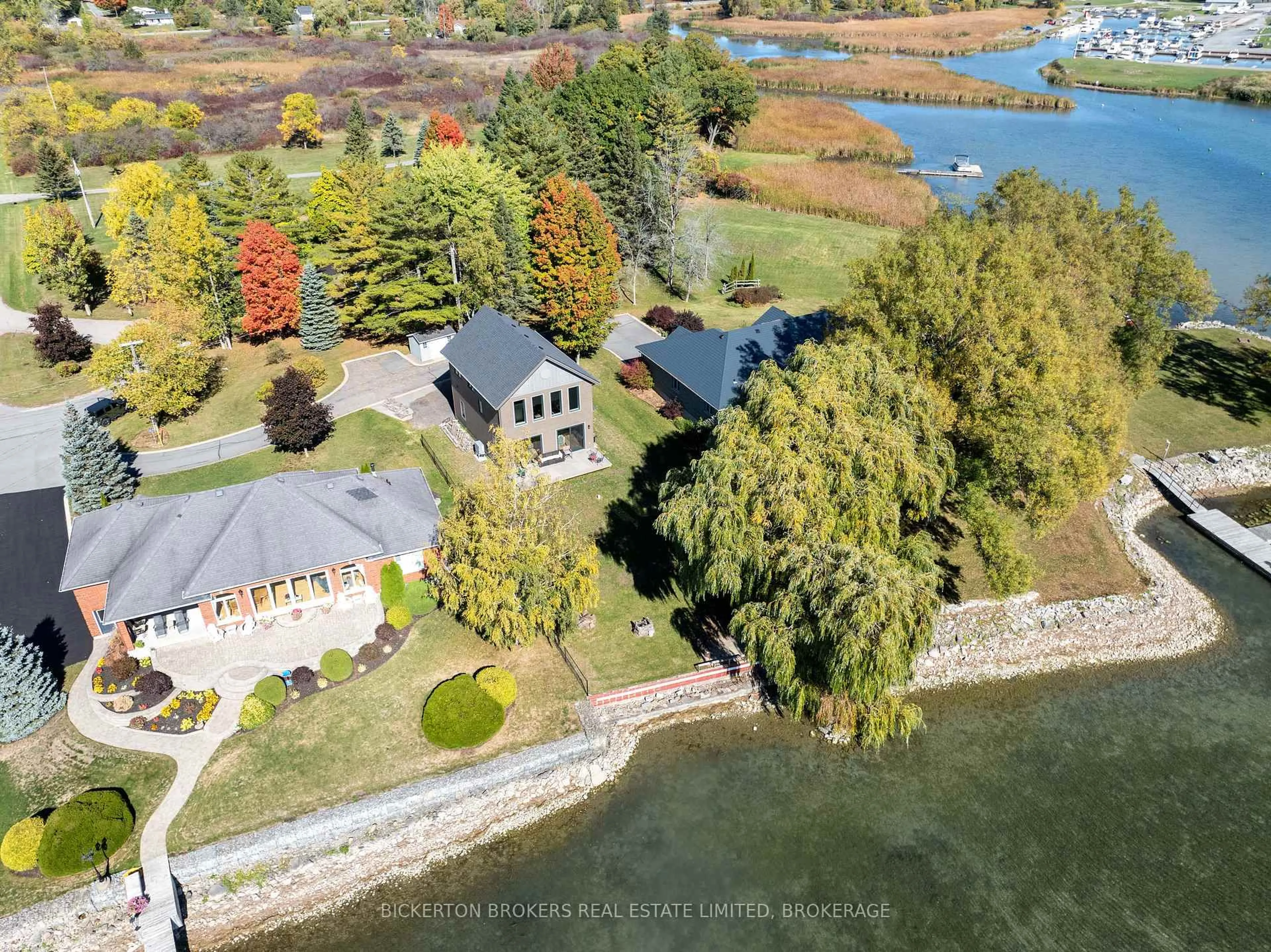 A pic from outside/outdoor area/front of a property/back of a property/a pic from drone, water/lake/river/ocean view for 113 Willowbank Rd, Front of Leeds & Seeleys Bay Ontario K7G 2V5