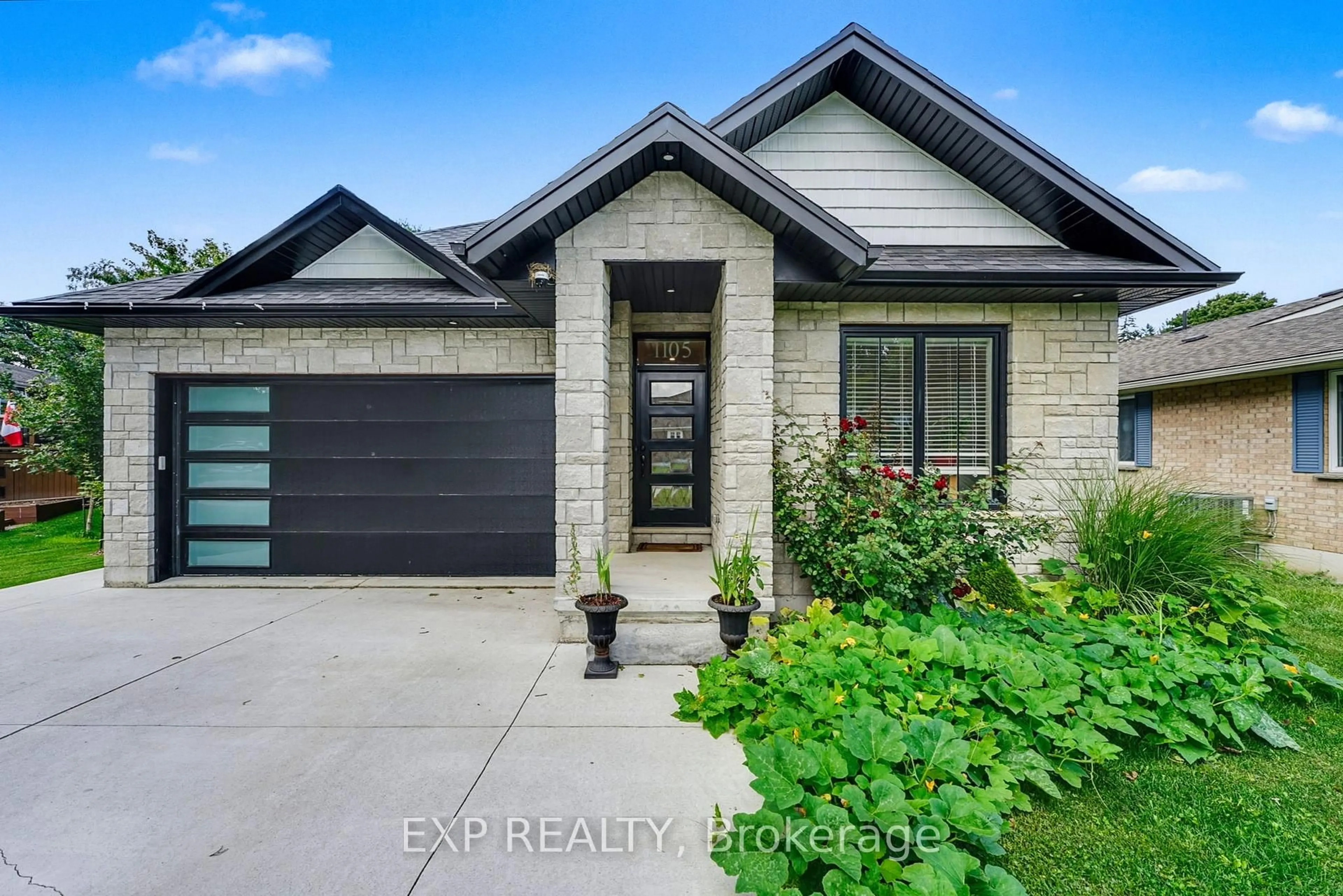 Home with brick exterior material, street for 1105 Marietta St, Howick Ontario N0G 2X0