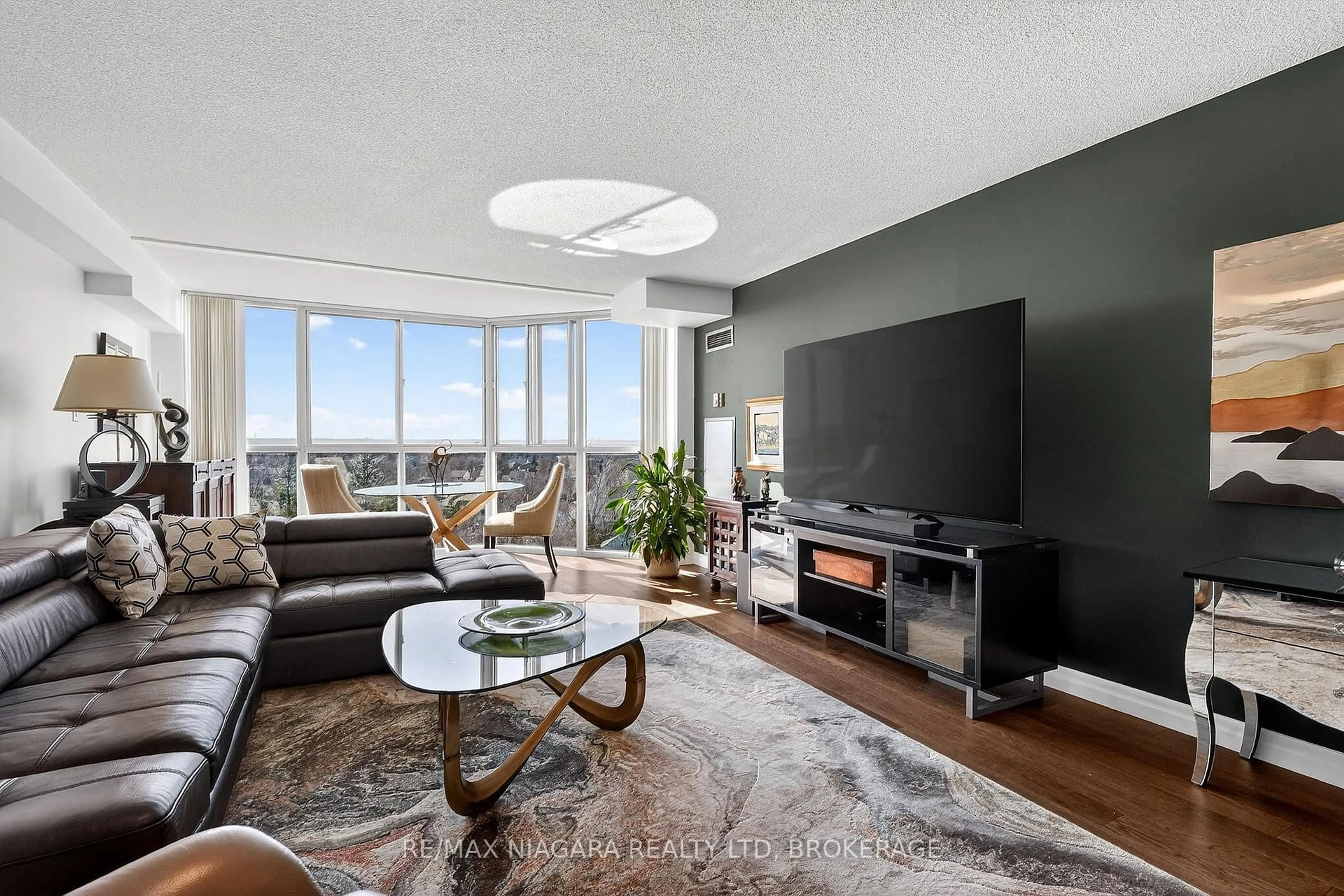 Living room with furniture, unknown for 162 MARTINDALE Rd #802, St. Catharines Ontario L2S 3S4