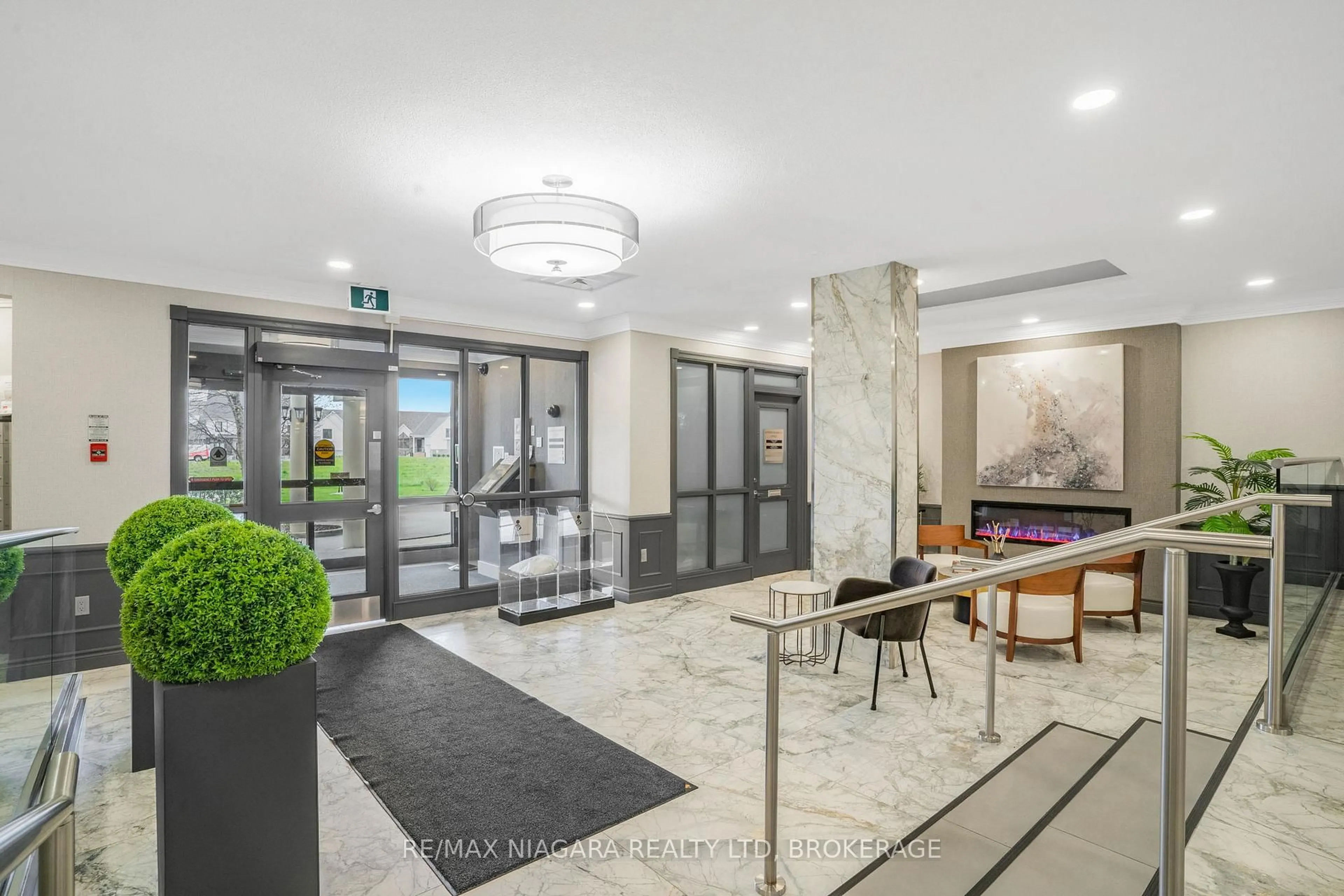 Lobby for 162 MARTINDALE Rd #802, St. Catharines Ontario L2S 3S4