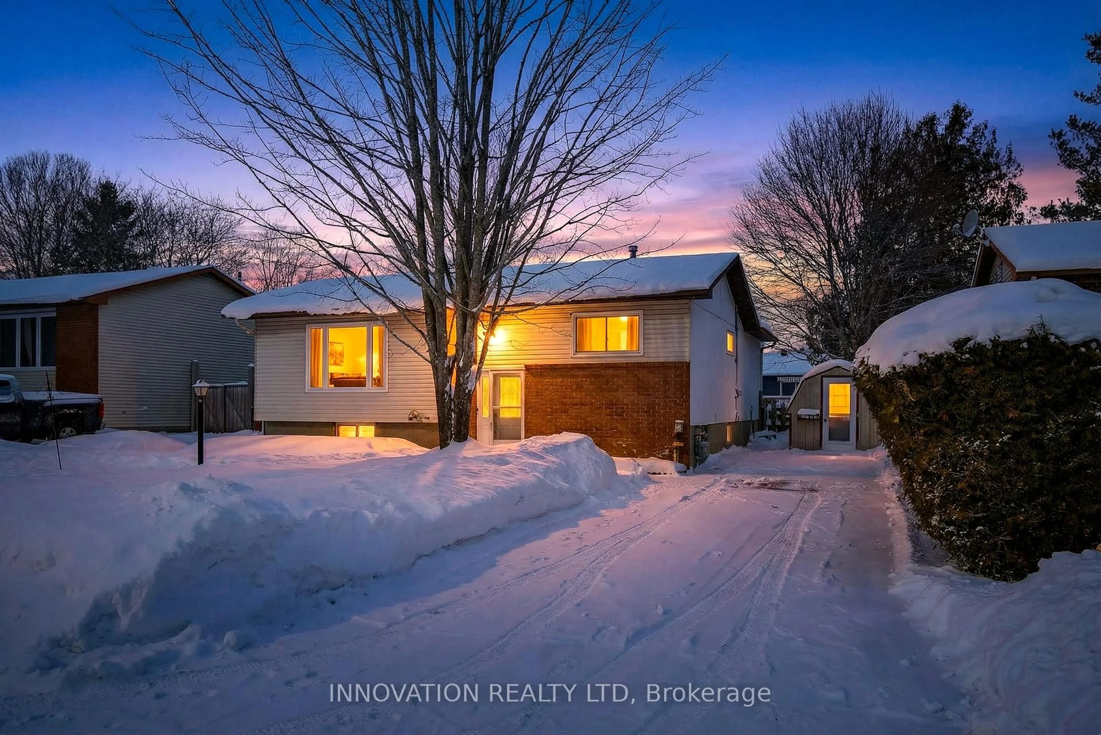 A pic from outside/outdoor area/front of a property/back of a property/a pic from drone, street for 15 Henderson St, Carleton Place Ontario K7C 3Z1