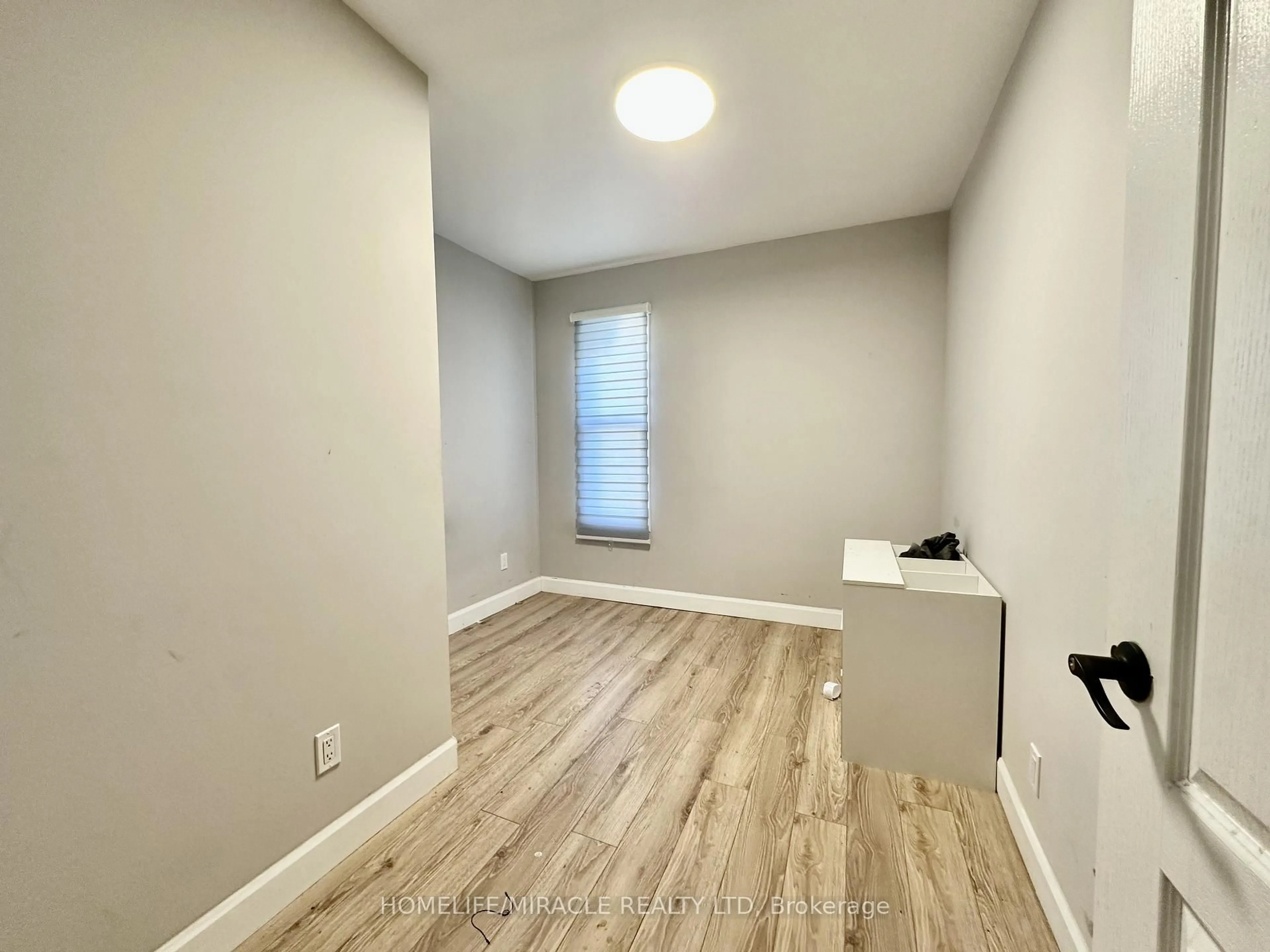 A pic of a room for 175 Burgar St, Welland Ontario L3B 2T3