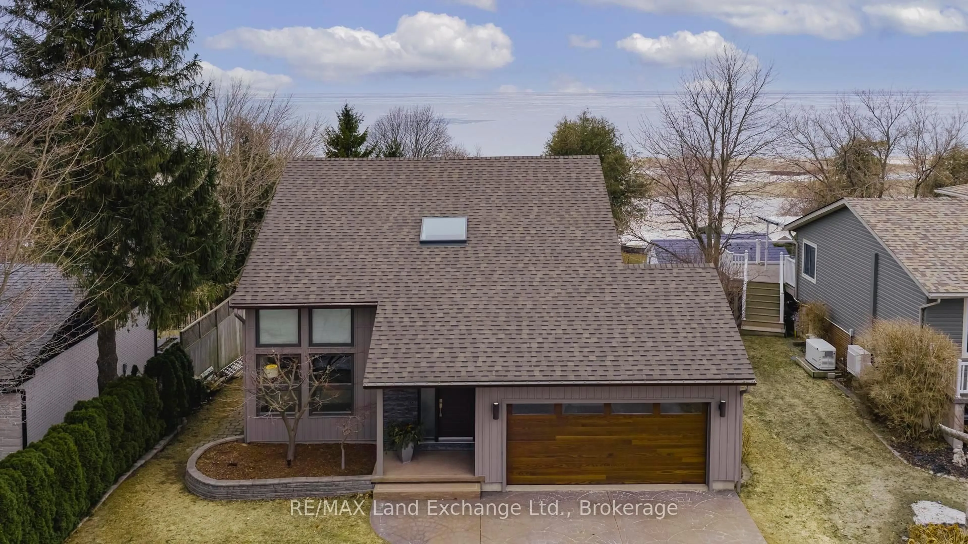 A pic from outside/outdoor area/front of a property/back of a property/a pic from drone, unknown for 222 Penetangore Row, Kincardine Ontario N2Z 2P6