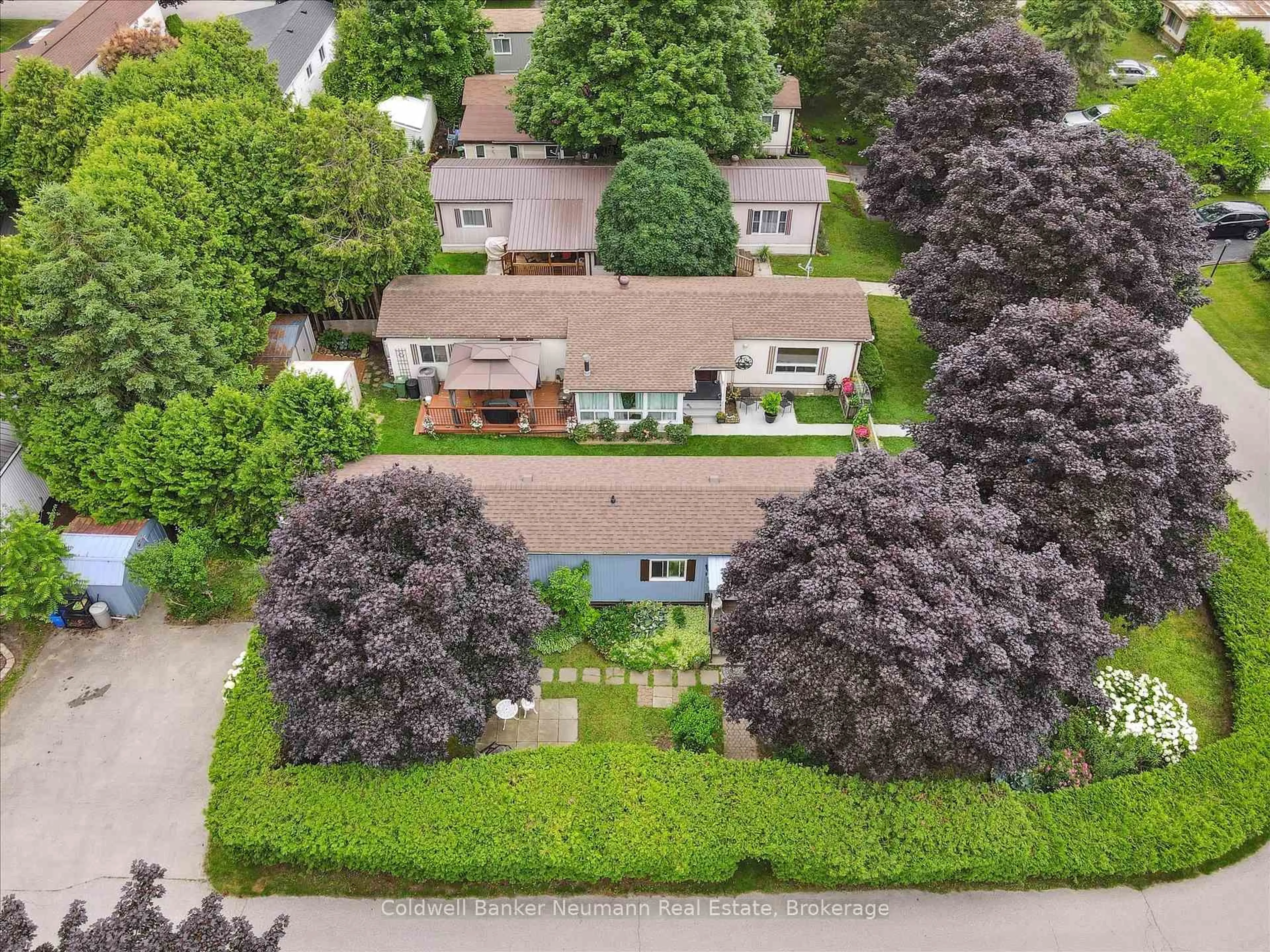 A pic from outside/outdoor area/front of a property/back of a property/a pic from drone, street for 1294 Concession 8 Rd #93 Maple, Hamilton Ontario N0B 2J0