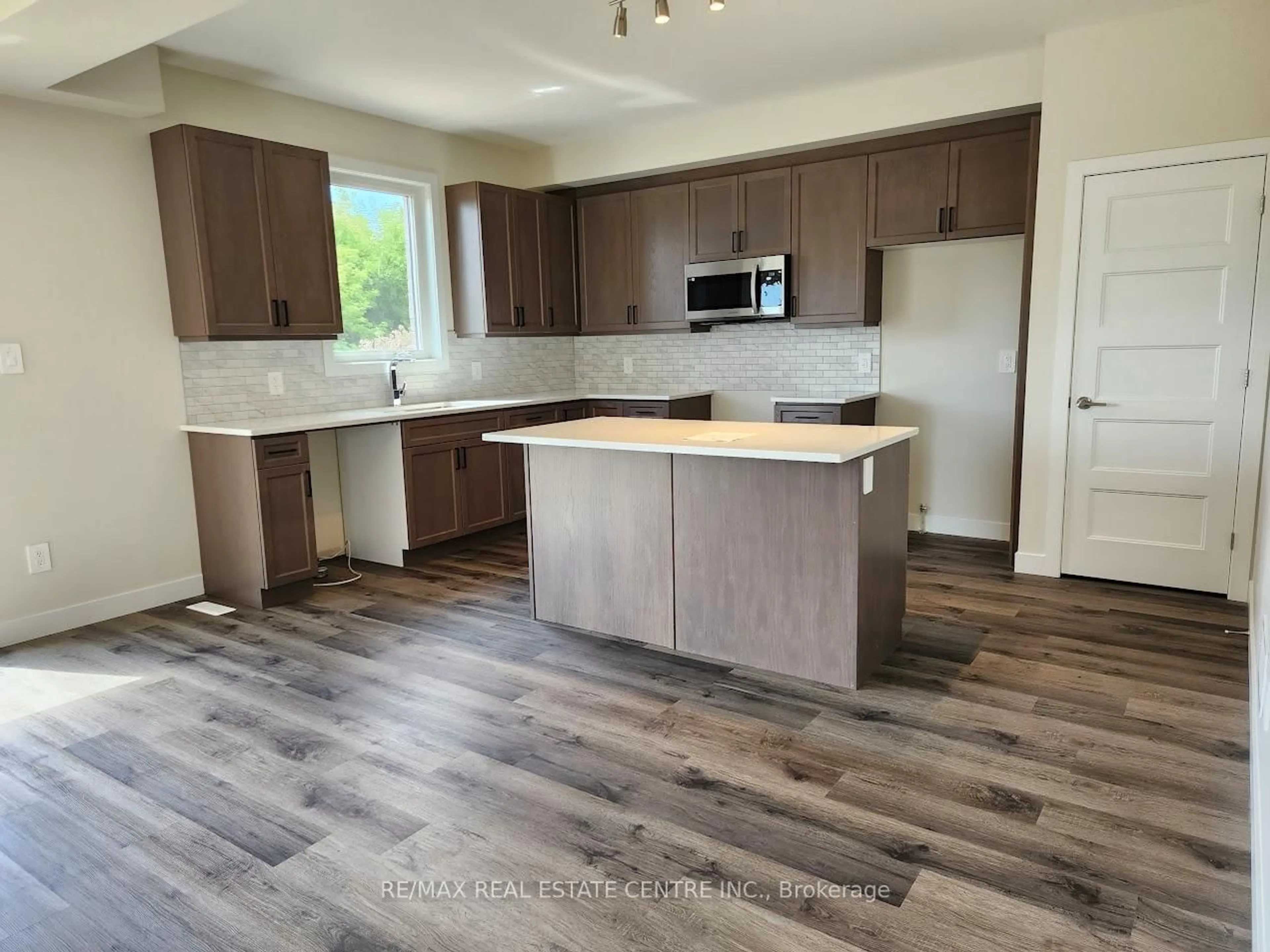 Open concept kitchen, unknown for 6837 Royal Magnolia Ave, London South Ontario N6P 1H5