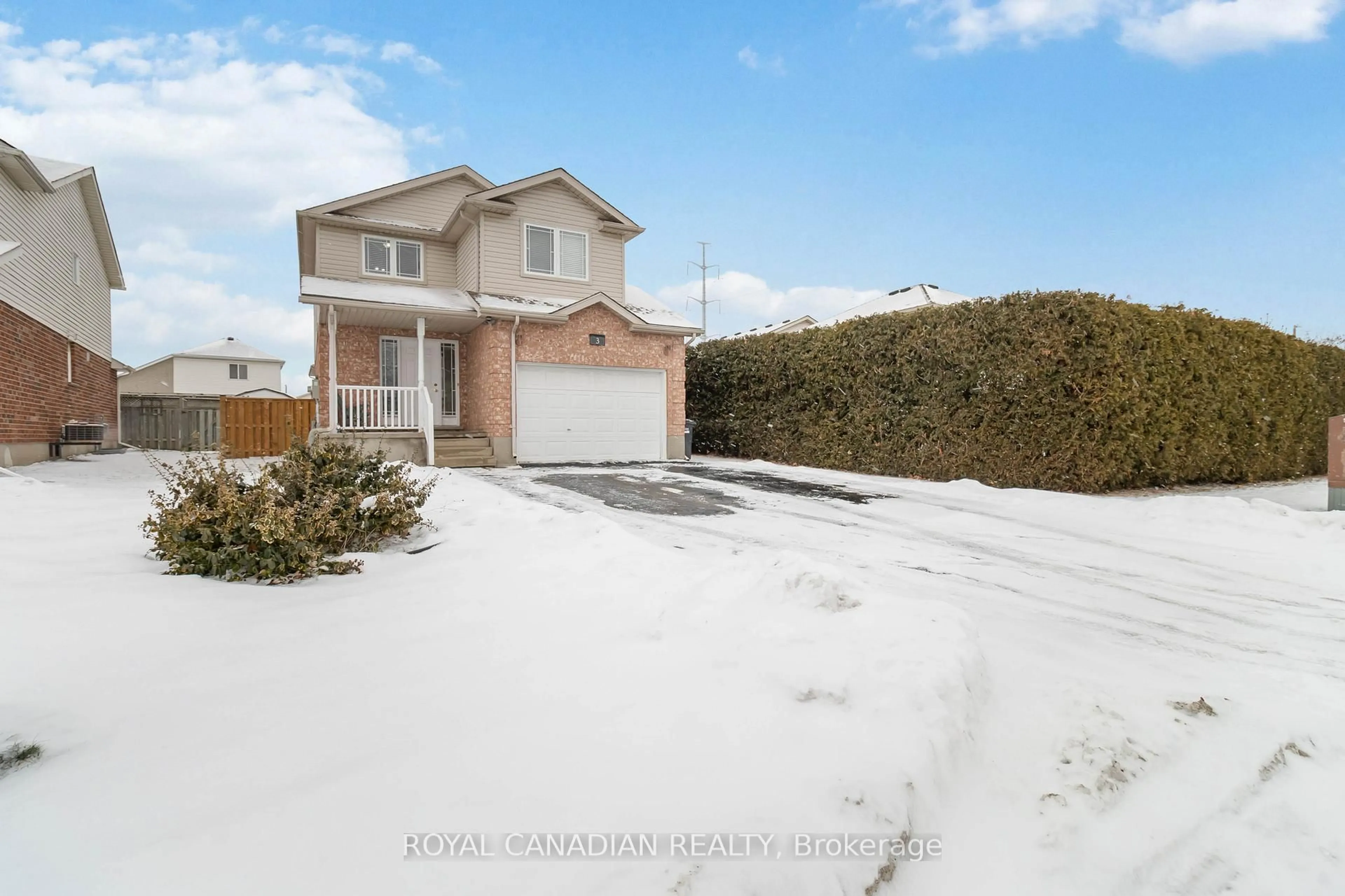 A pic from outside/outdoor area/front of a property/back of a property/a pic from drone, street for 3 Melrose Pl, Guelph Ontario N1K 1W8