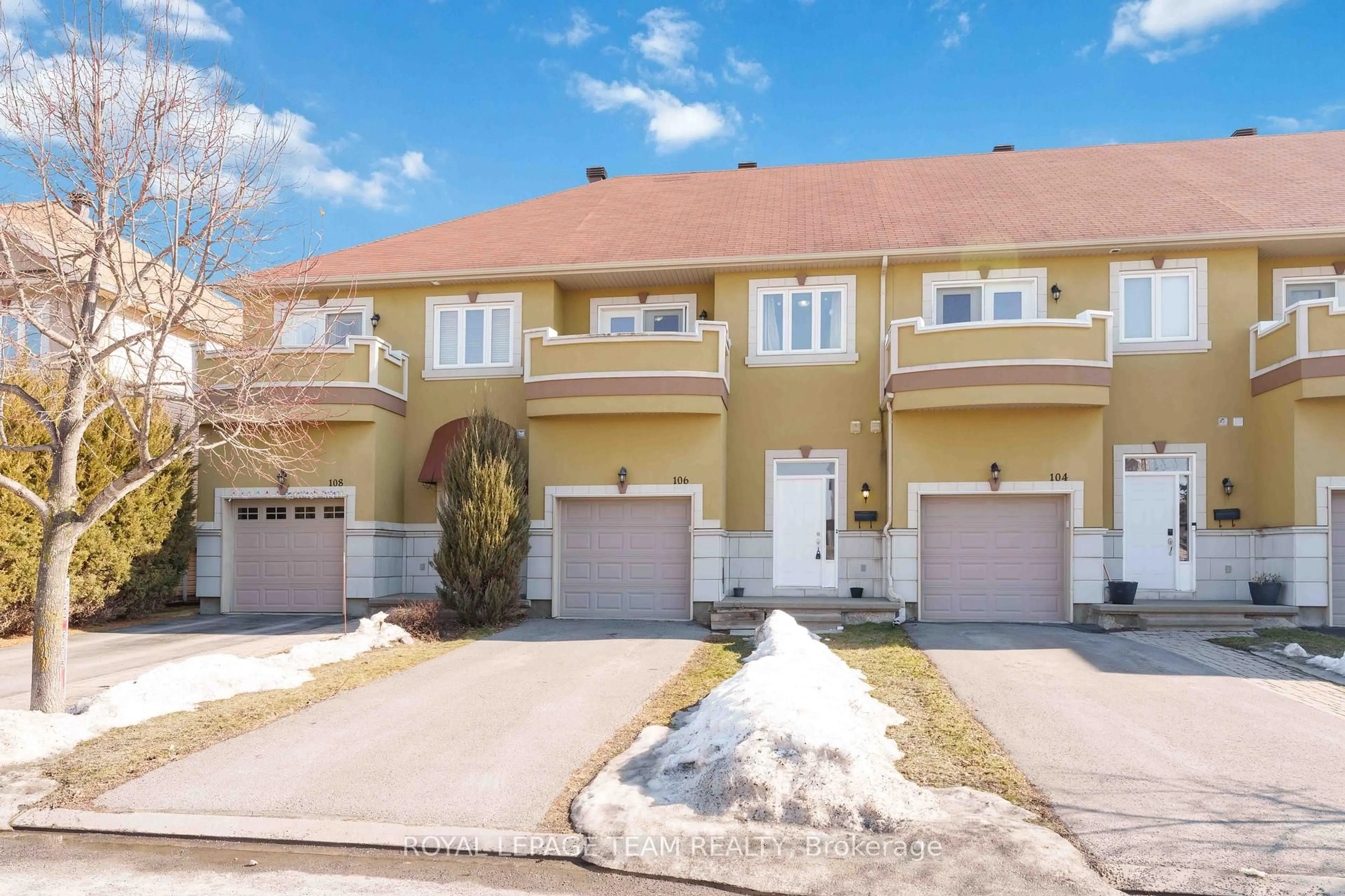 Unknown for 106 WHISPERING WINDS Way, Ottawa Ontario K1W 0B6