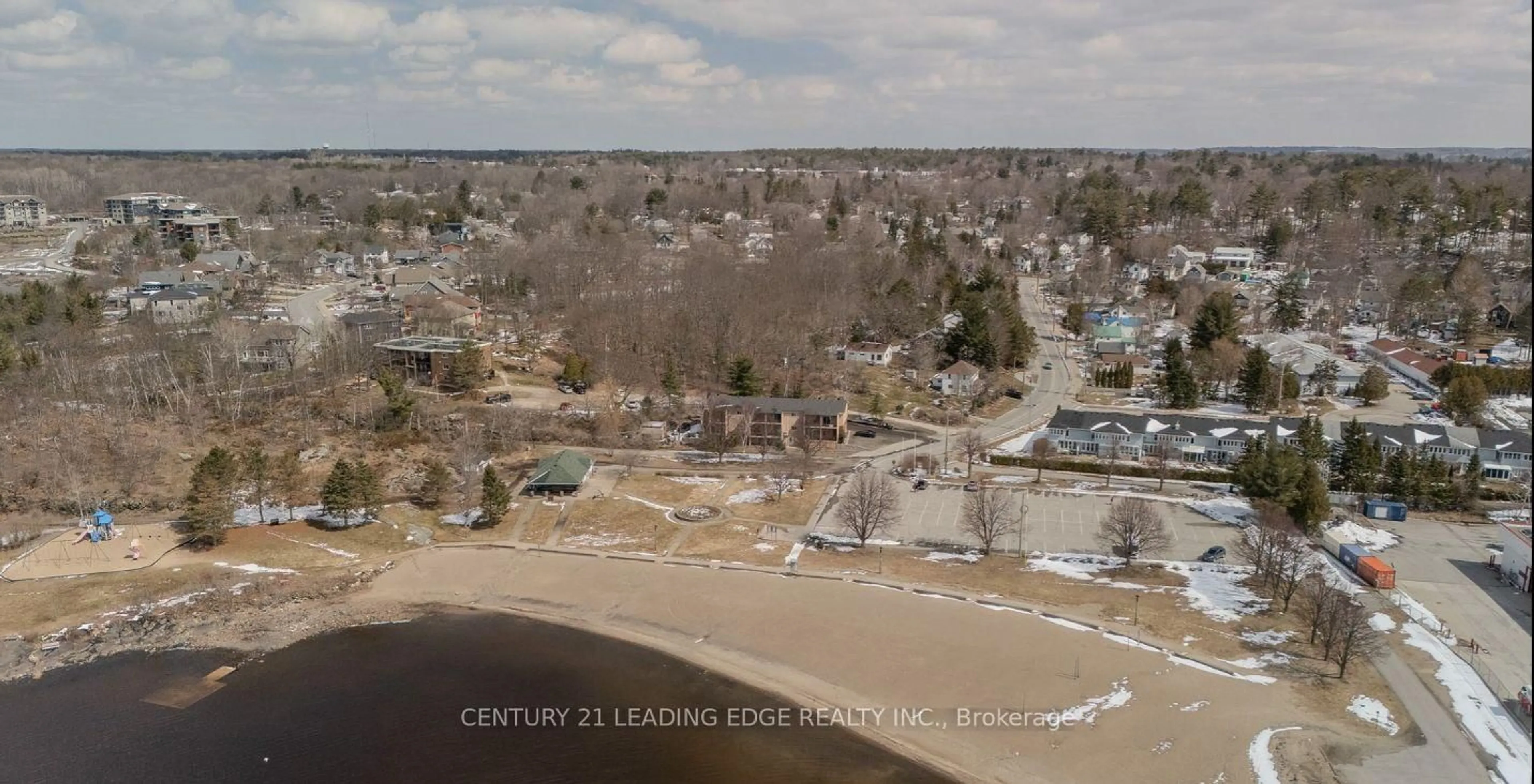 A pic from outside/outdoor area/front of a property/back of a property/a pic from drone, water/lake/river/ocean view for 21 Prospect St #4, Parry Sound Ontario P2A 2B5