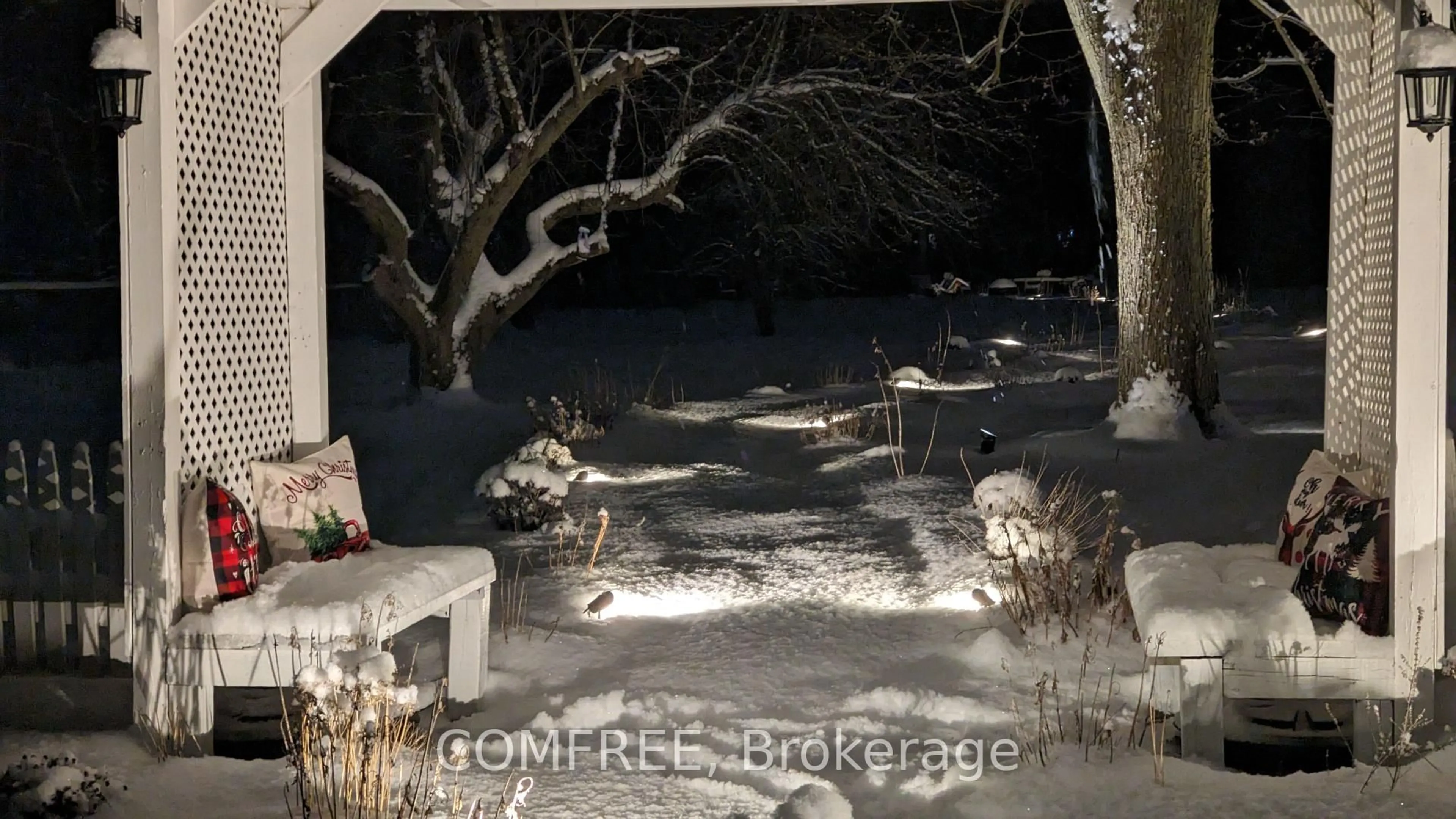 Patio, street for 8950 Brown Rd, Niagara Falls Ontario L2H 0X2